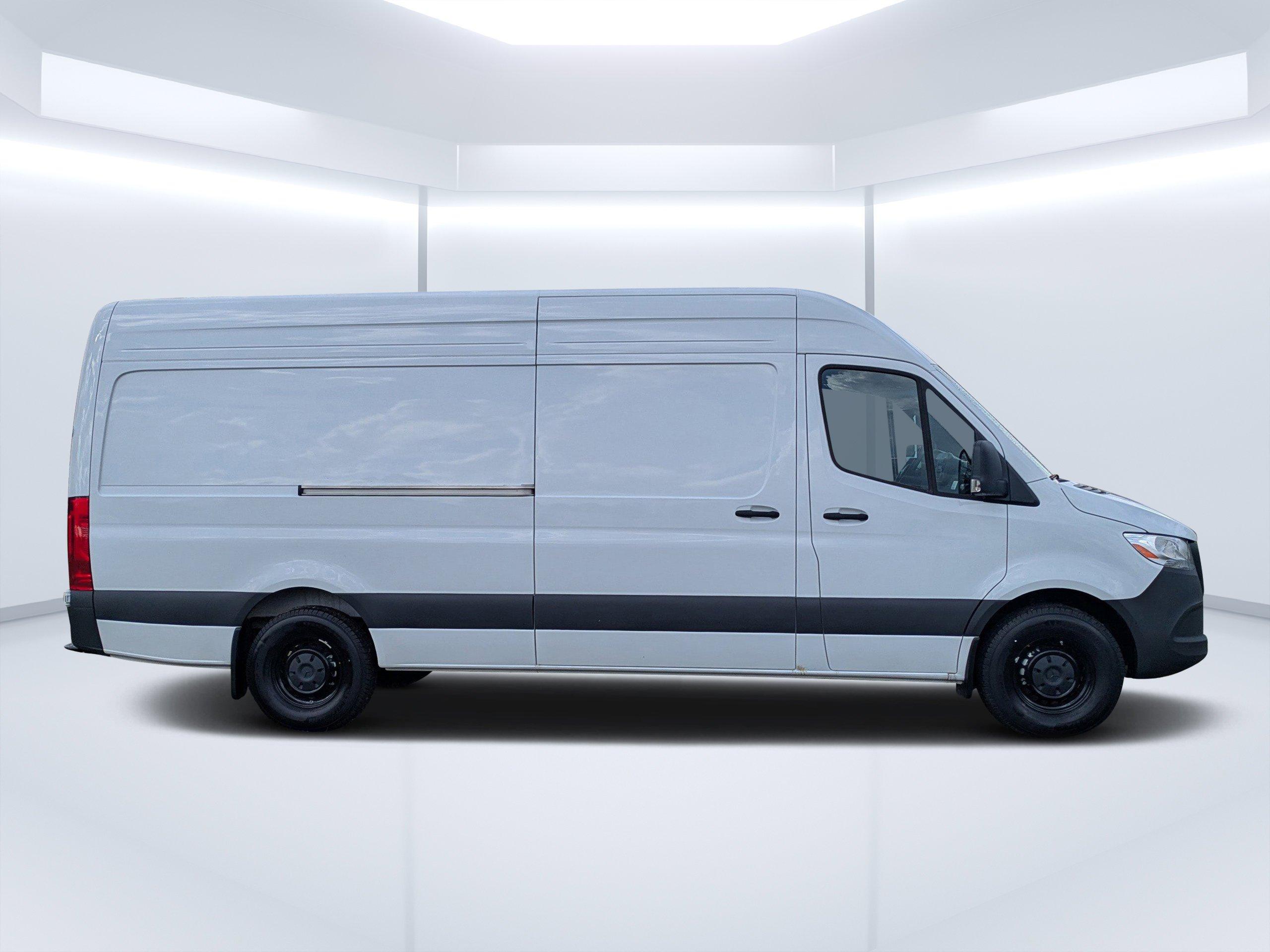 Mercedes-Benz Sprinter Cargo Van 170 Wb Rwd Van - Thumbnail 5