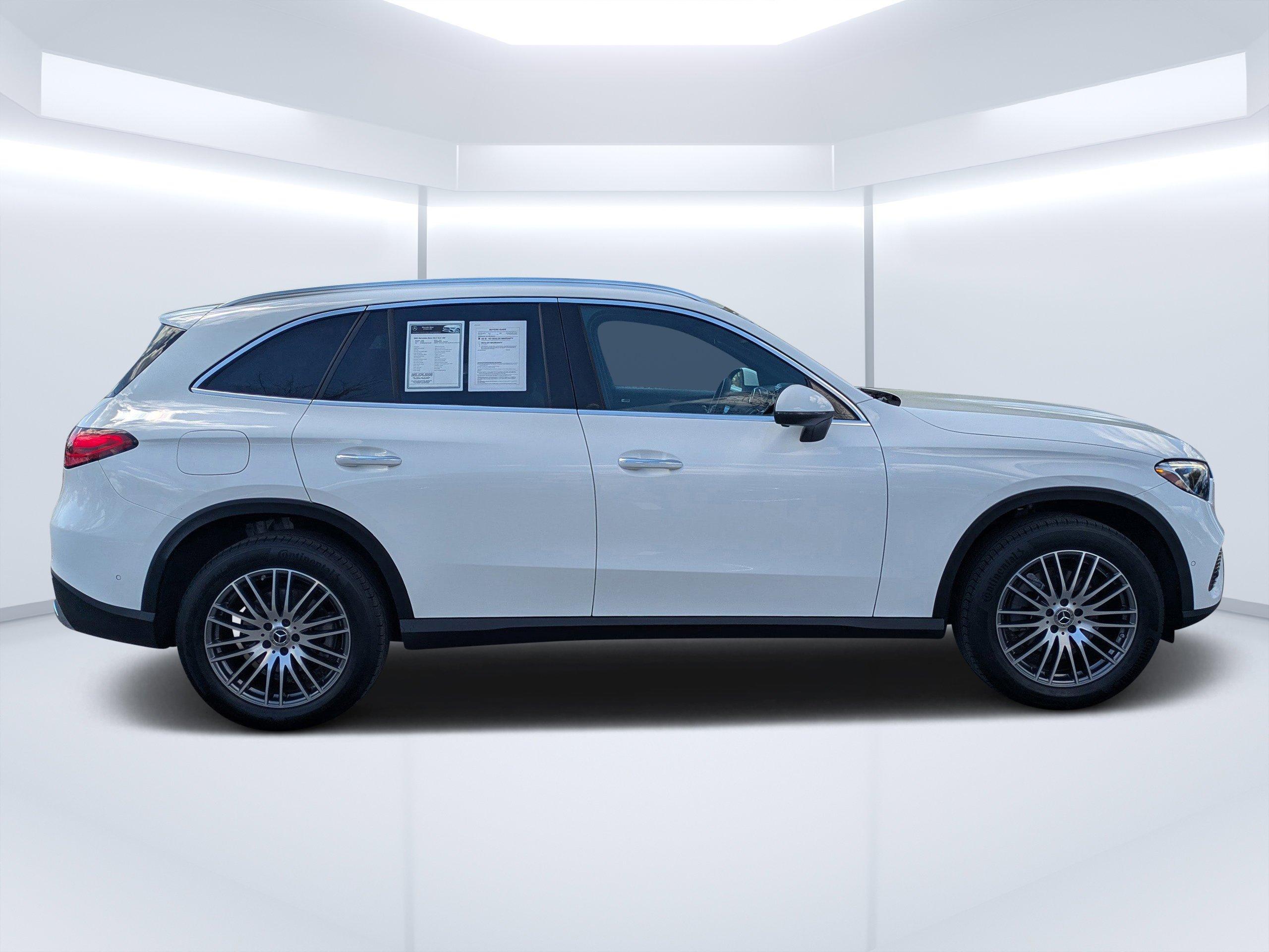 Mercedes-Benz Glc 300 Rwd Sport Utility - Thumbnail 3