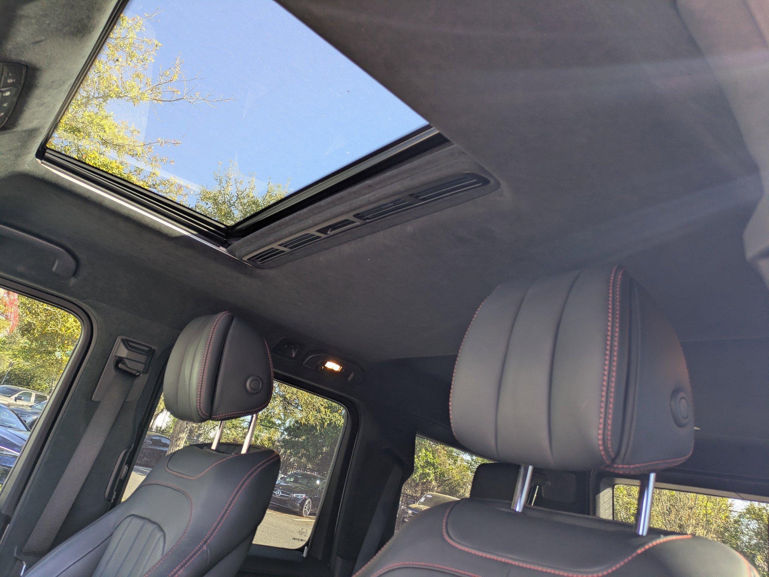 Mercedes-Benz Sport Utility G 550 With Navigation & Awd - Thumbnail 5