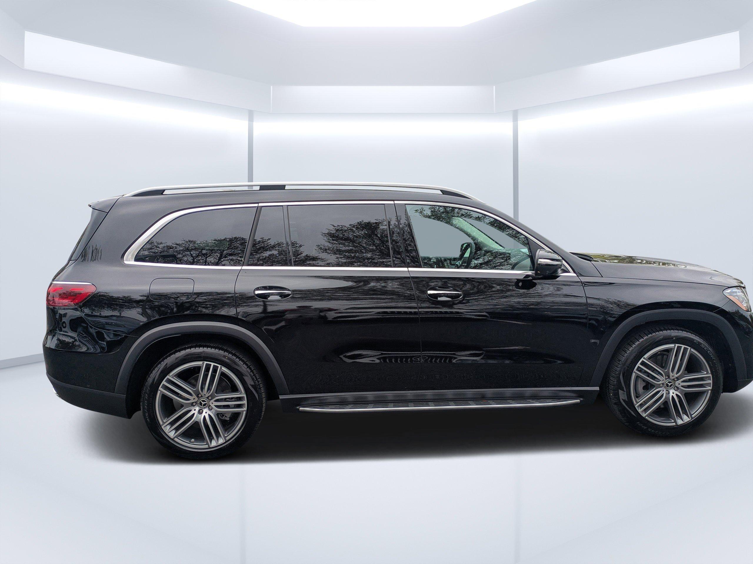 Mercedes-Benz Gls Suv 450 With Navigation & Awd - Thumbnail 3