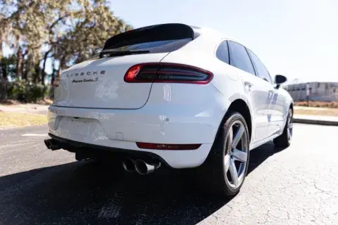 Porsche Macan Turbo Sport Utility 4D - Thumbnail 5