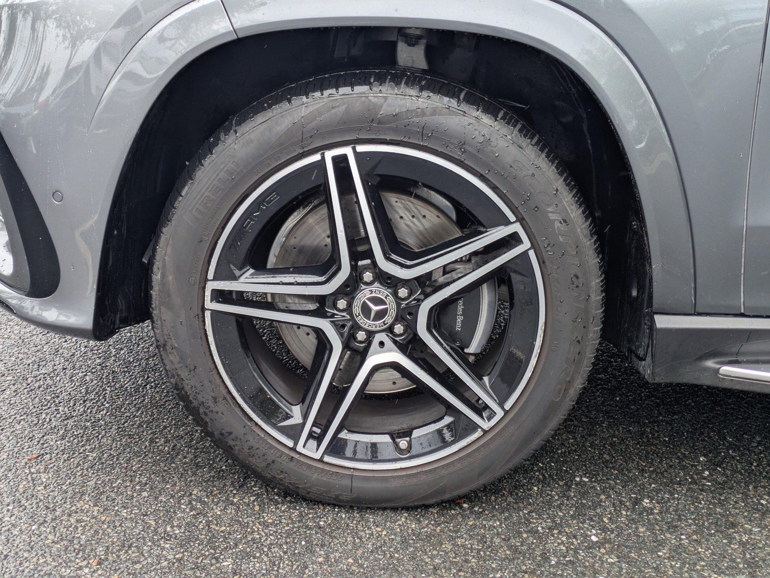 Mercedes-Benz Gls Sport Utility 450 With Navigation & Awd - Thumbnail 4