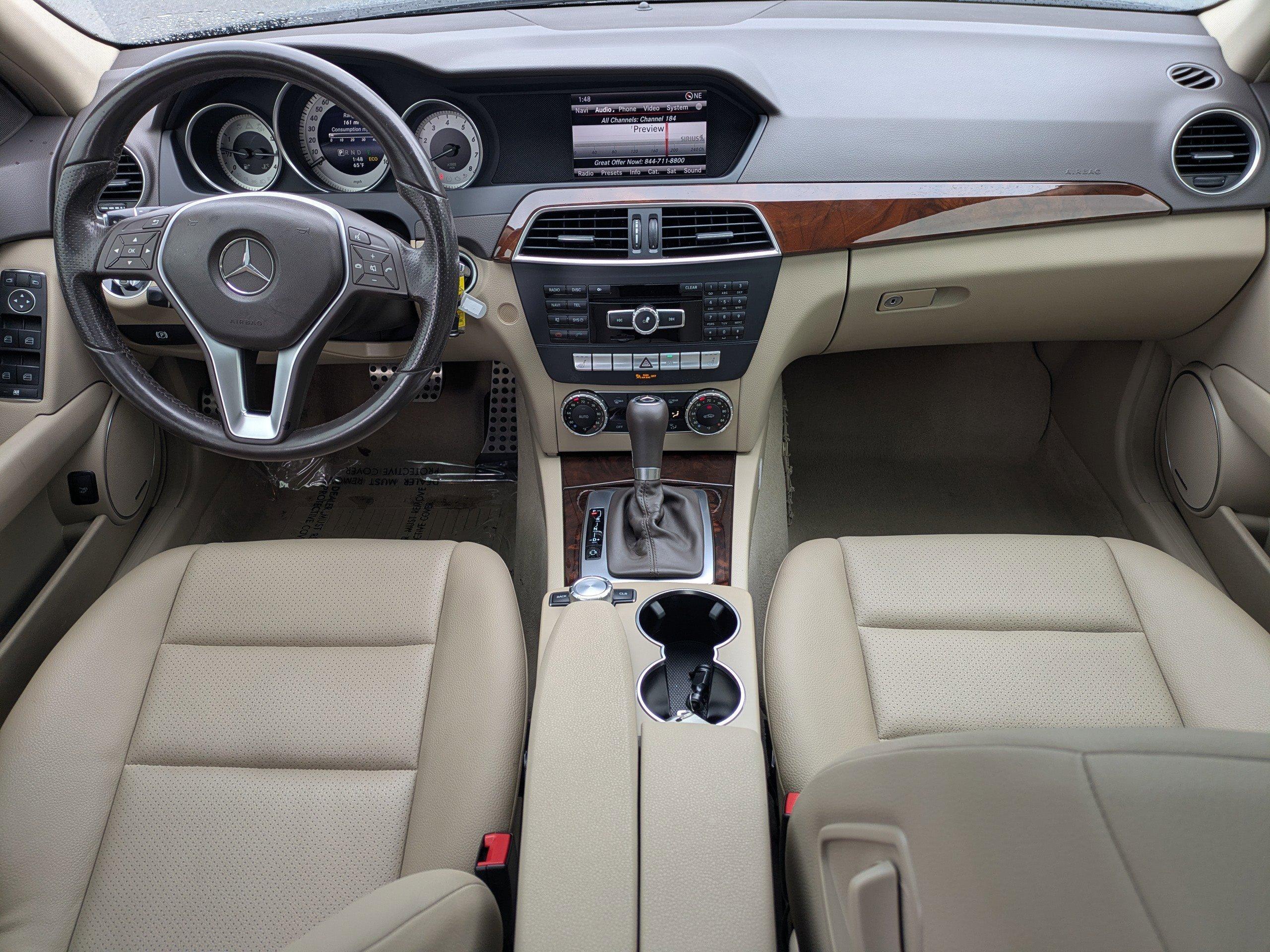 Mercedes-Benz 4Dr Car C 300 Luxury Awd - Thumbnail 3