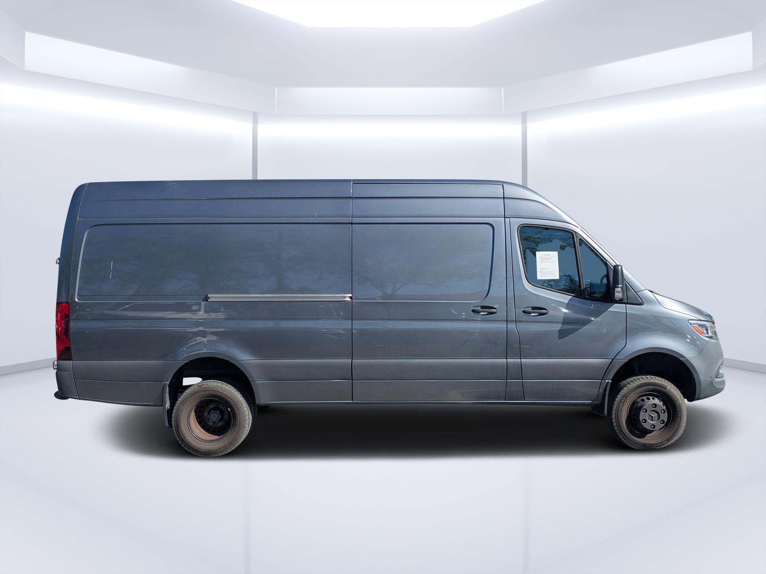 Mercedes-Benz Sprinter Cargo Van Full-Size Cargo 170 Wb Awd - Thumbnail 3