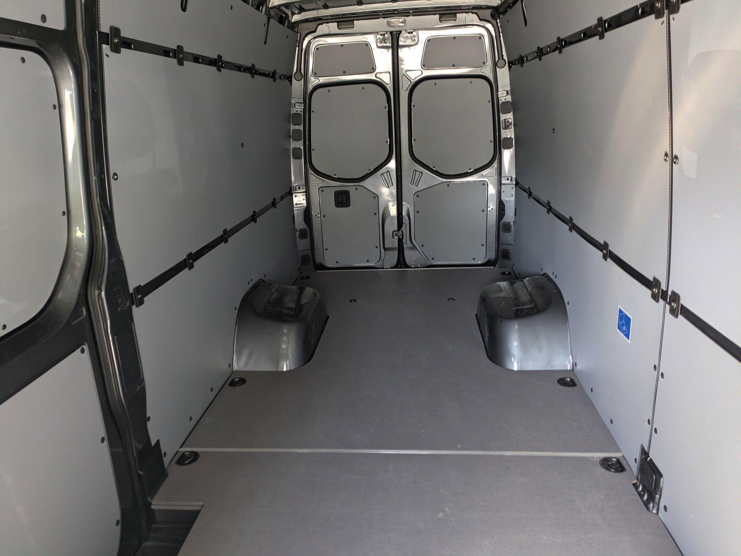 Mercedes-Benz Sprinter Cargo Van Full-Size Cargo 170 Wb Awd - Thumbnail 13