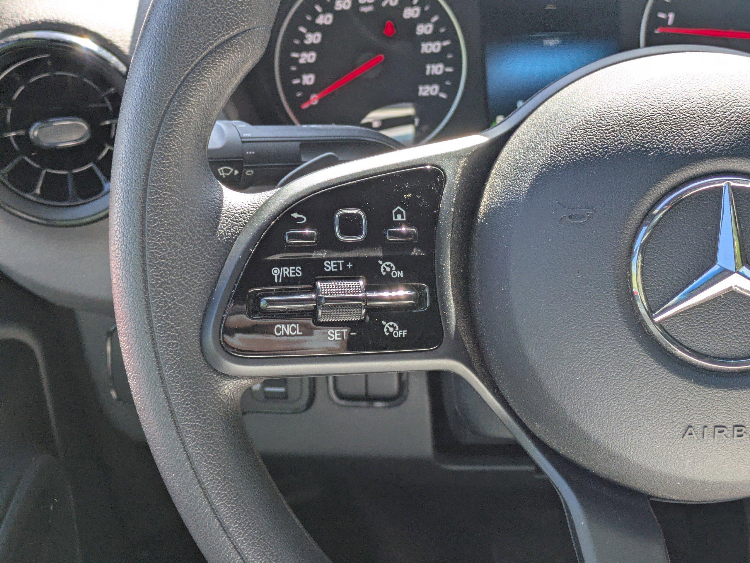 Mercedes-Benz Sprinter Cargo Van Full-Size Cargo 170 Wb Awd - Thumbnail 15