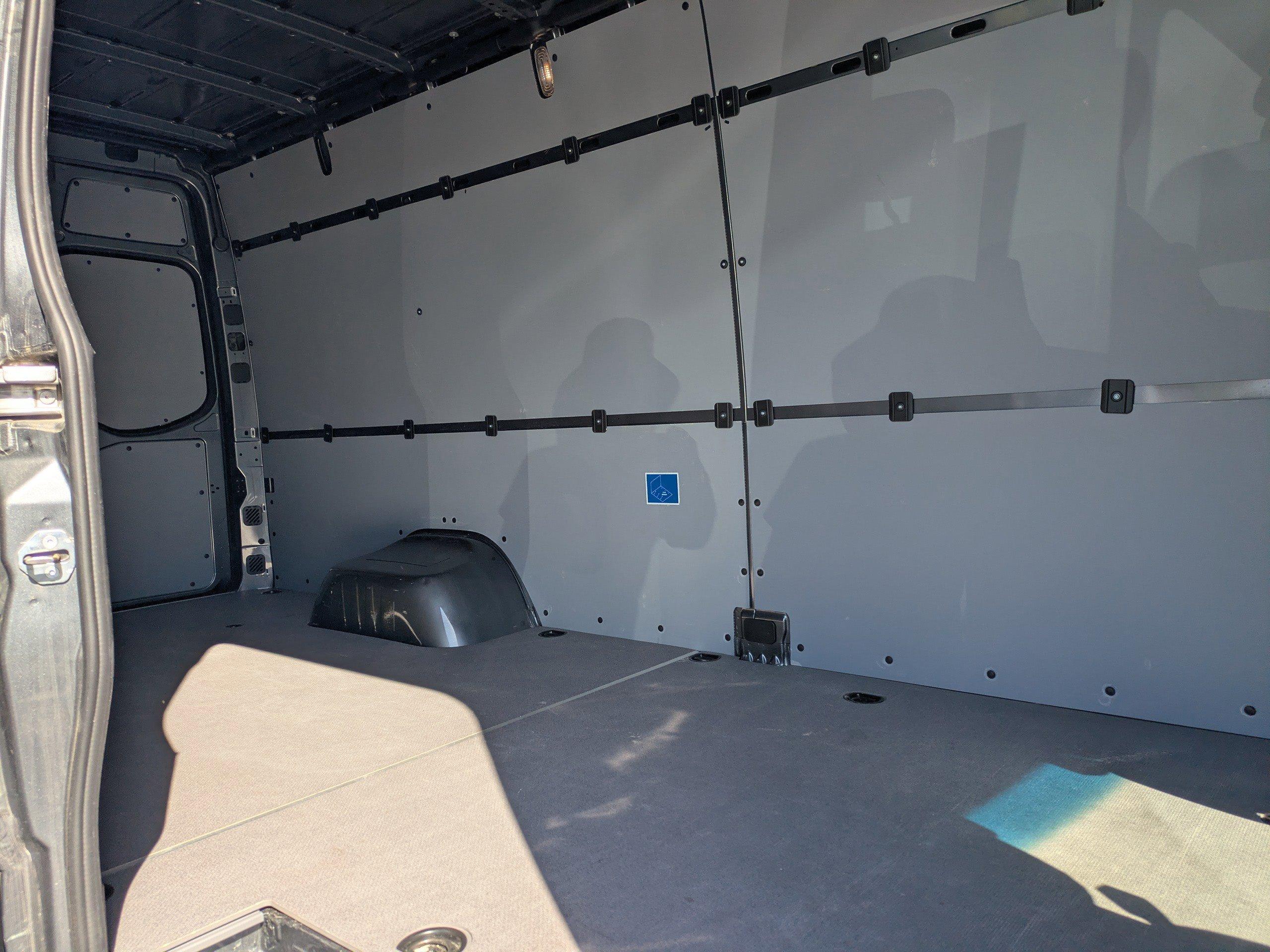 Mercedes-Benz Sprinter Cargo Van Full-Size Cargo 170 Wb Awd - Thumbnail 12