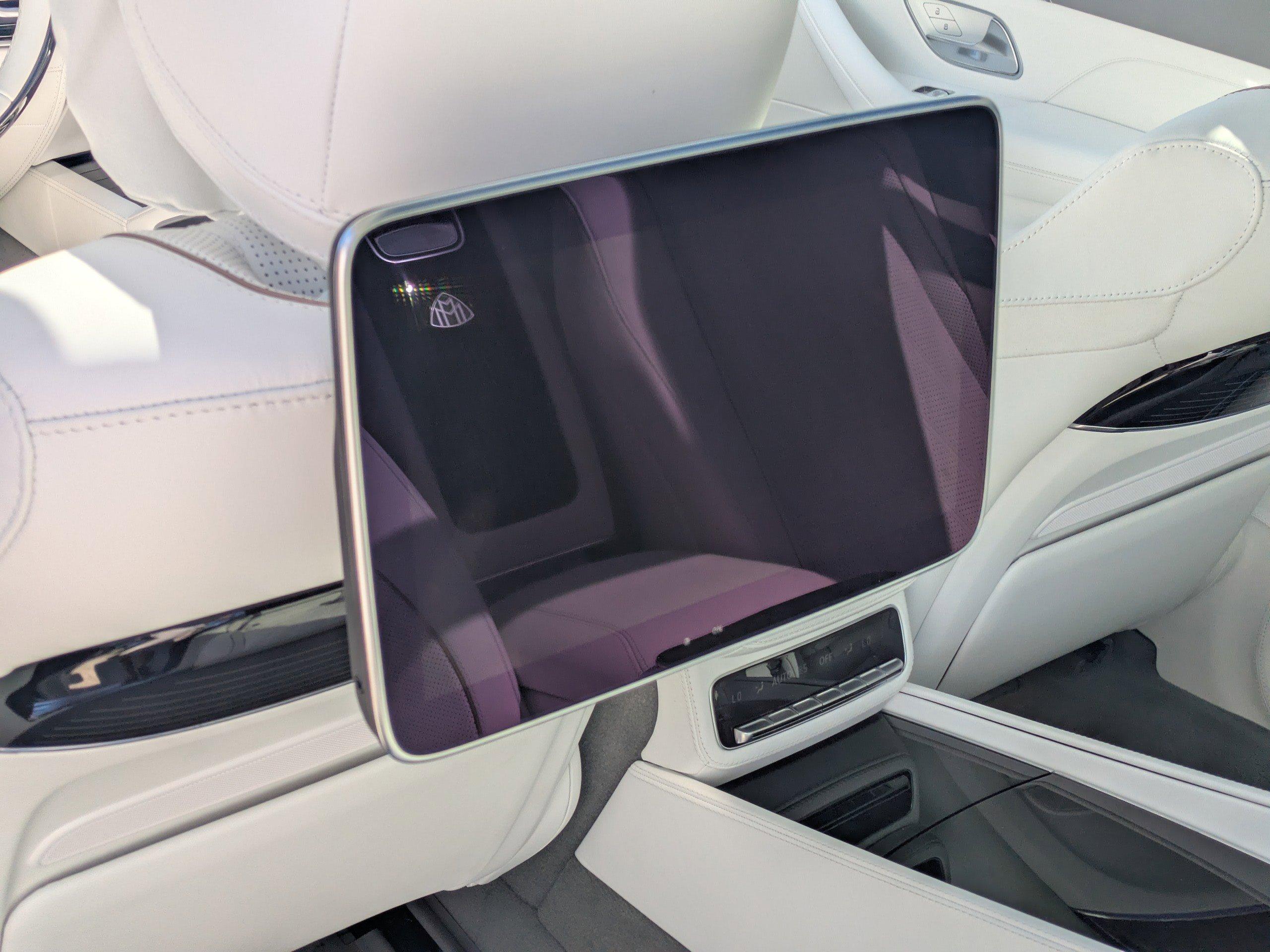 Mercedes-Benz Gls Suv Maybach 600 With Navigation & Awd - Thumbnail 16