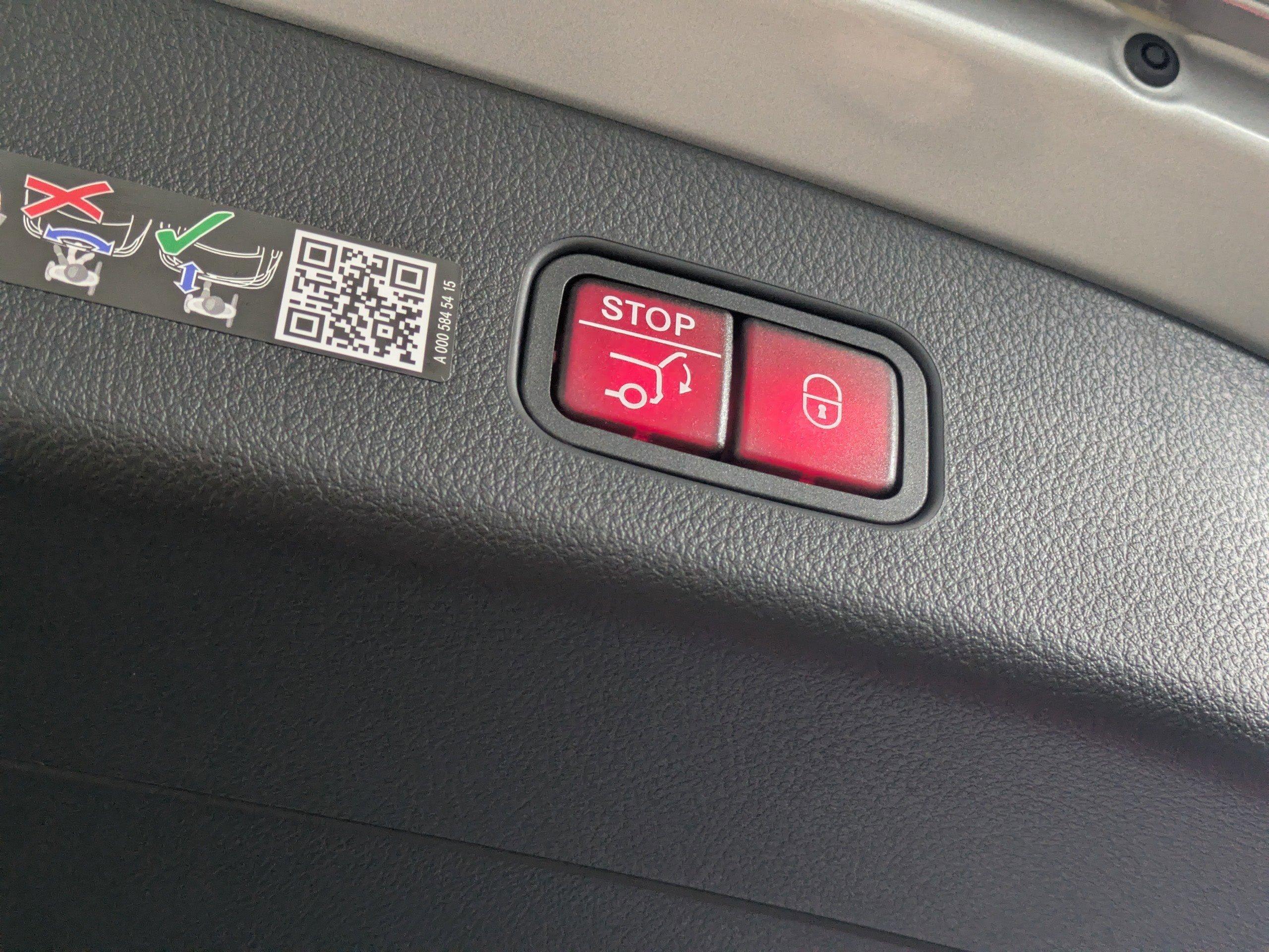 Mercedes-Benz Glc Suv 350 With Navigation & Awd - Thumbnail 13