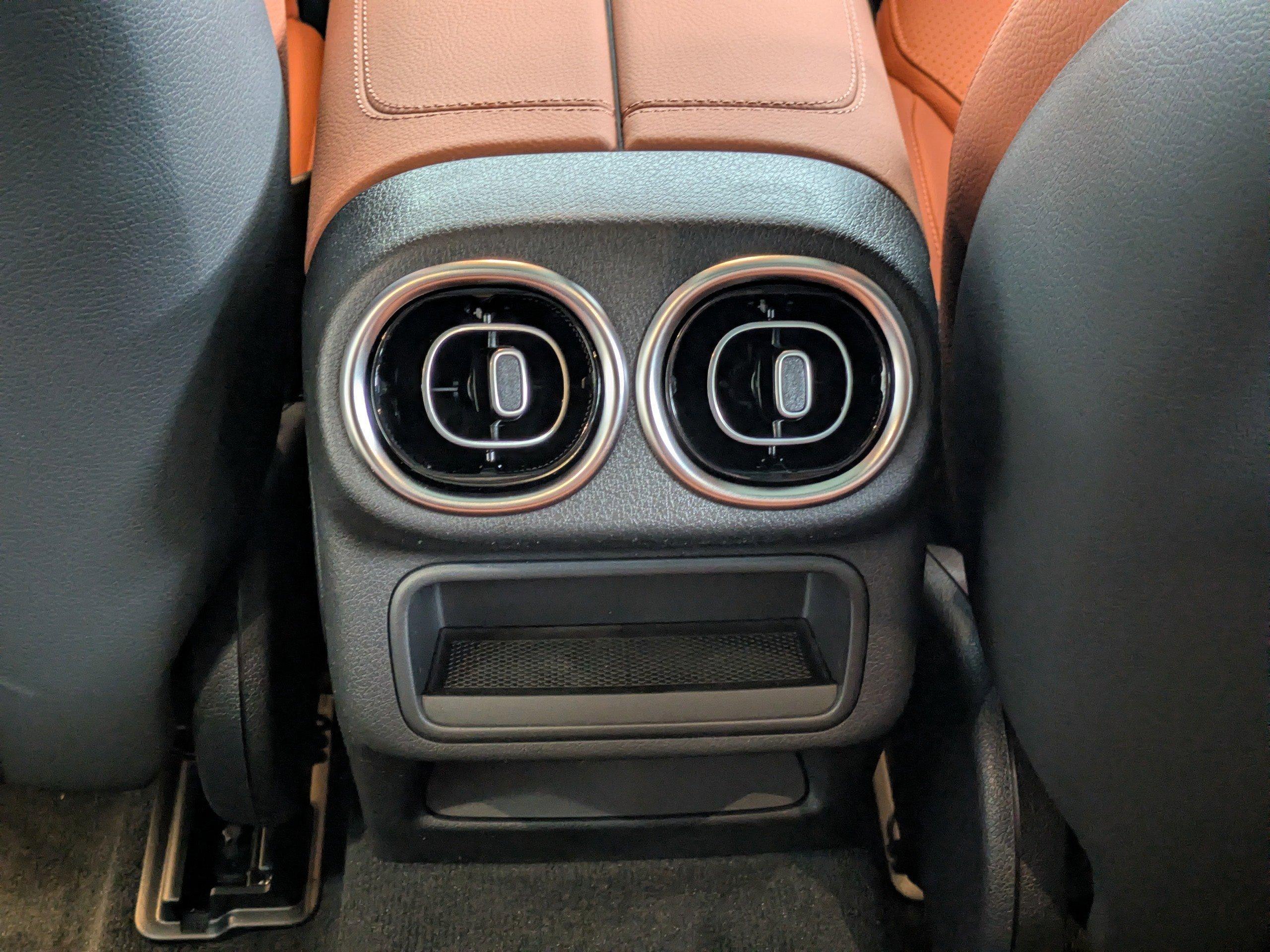 Mercedes-Benz Glc Suv 350 With Navigation & Awd - Thumbnail 17