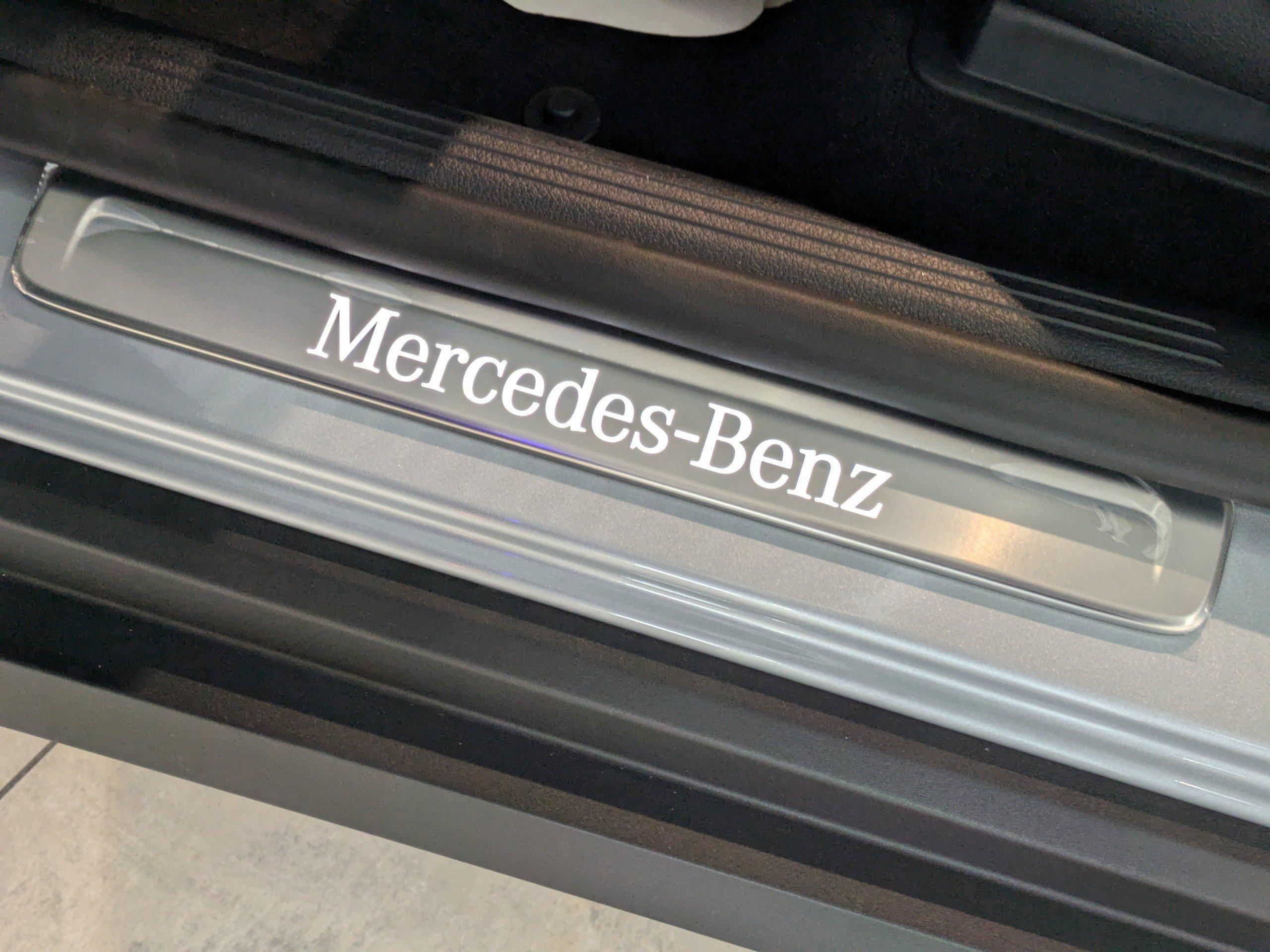 Mercedes-Benz Glc Suv 350 With Navigation & Awd - Thumbnail 15