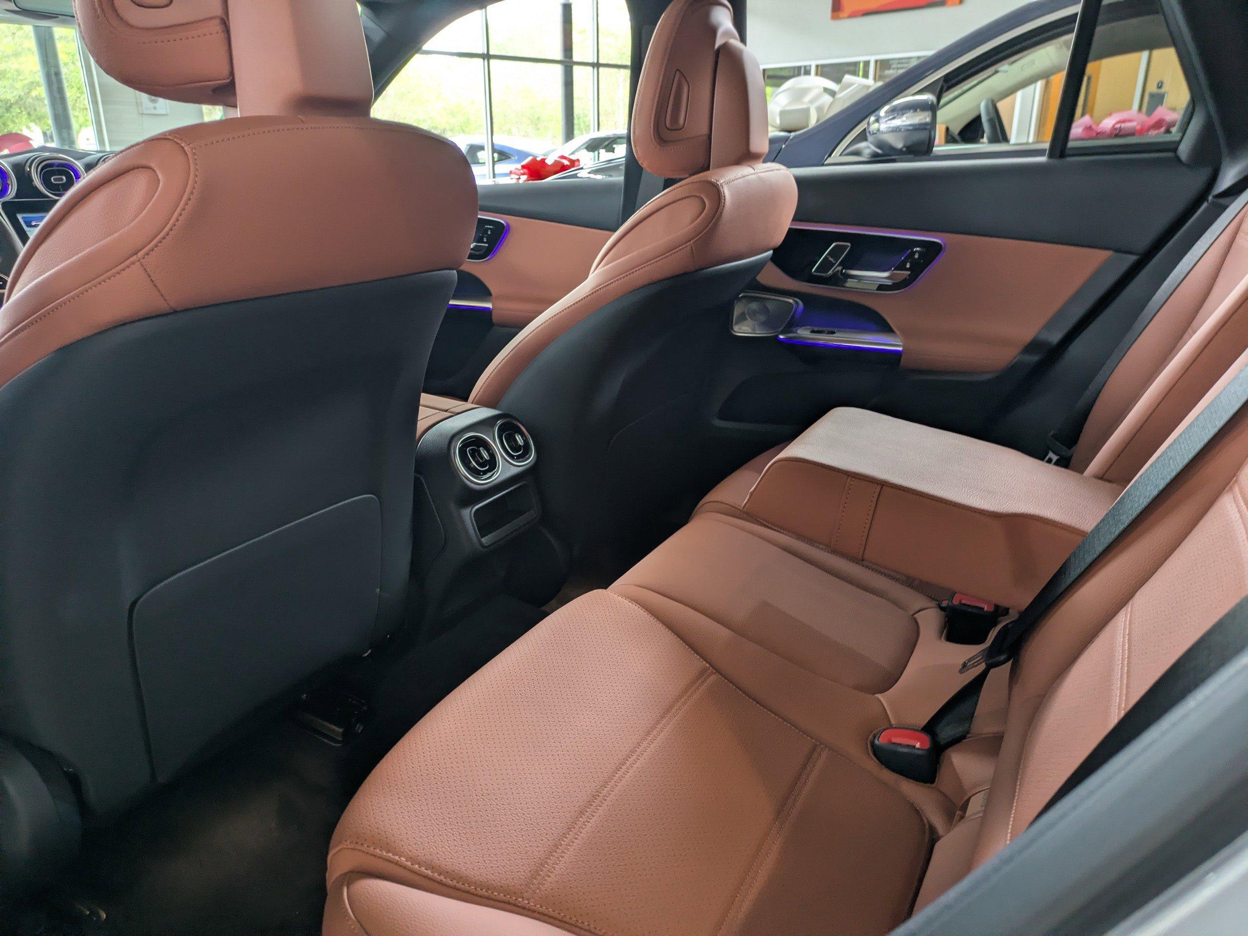 Mercedes-Benz Glc Suv 350 With Navigation & Awd - Thumbnail 16