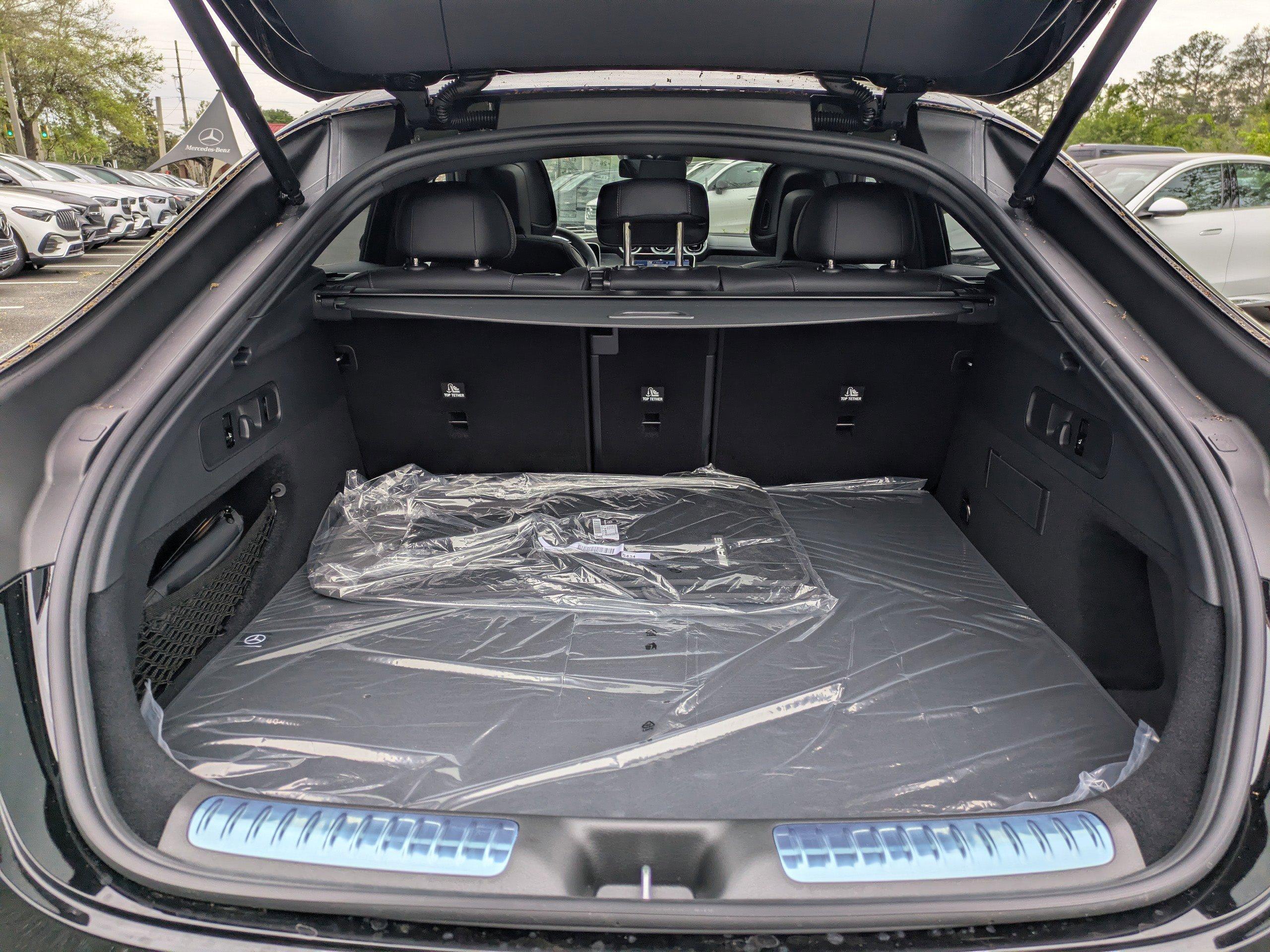 Mercedes-Benz Glc Suv 300 With Navigation & Awd - Thumbnail 13