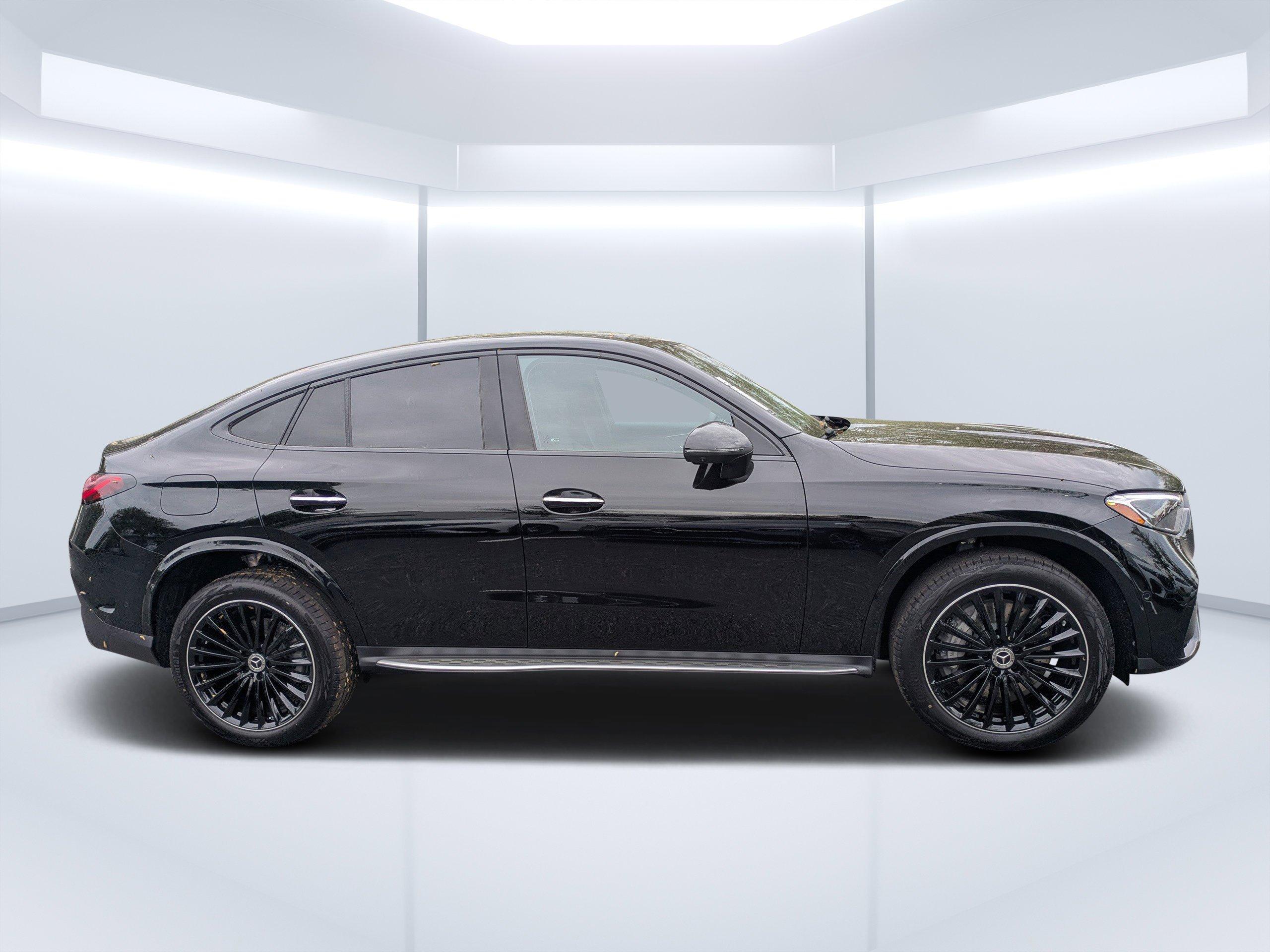 Mercedes-Benz Glc Suv 300 With Navigation & Awd - Thumbnail 3