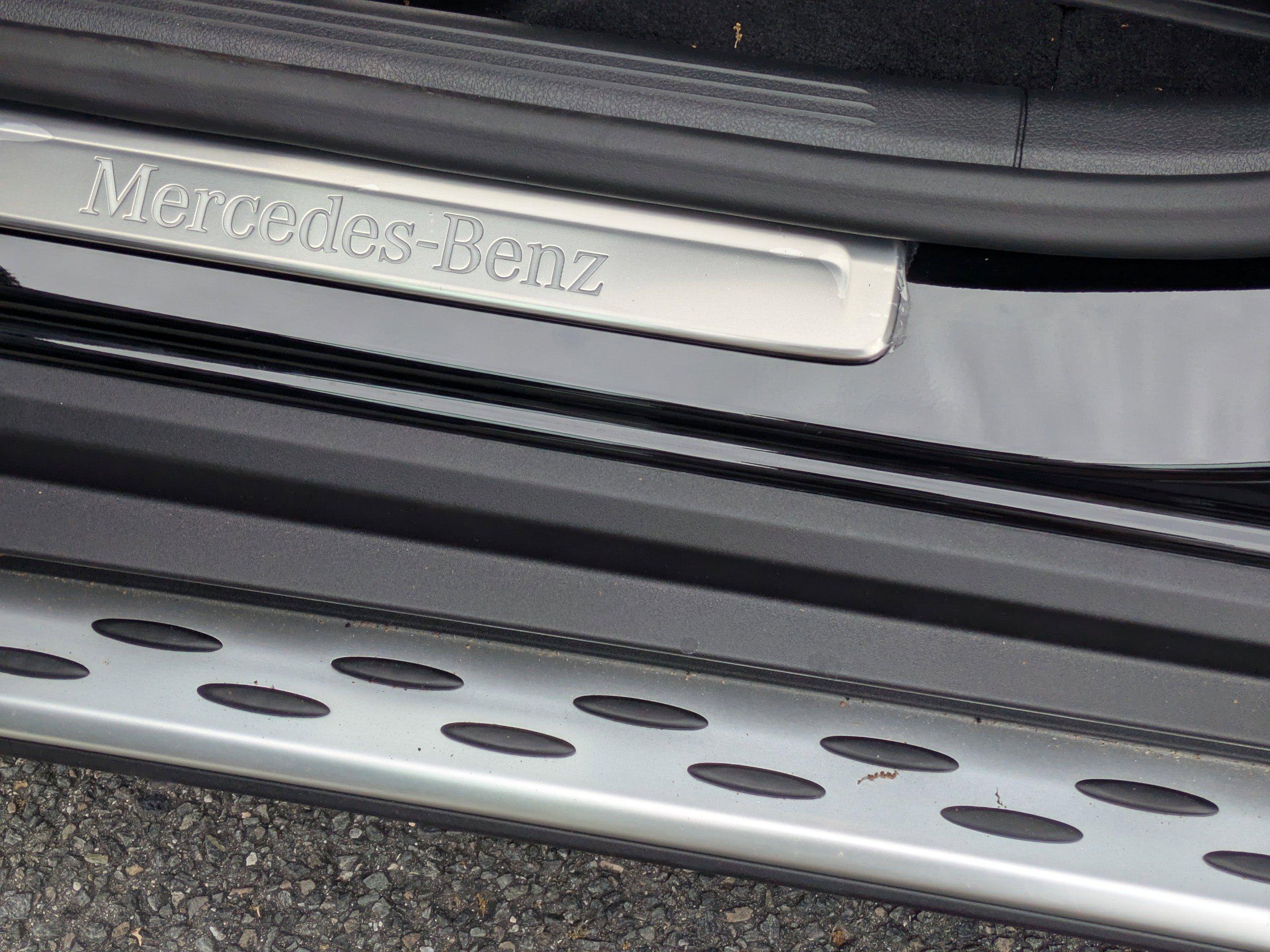 Mercedes-Benz Glc Suv 300 With Navigation & Awd - Thumbnail 15