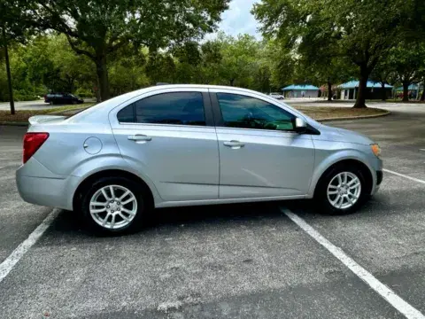 Chevrolet Sonic Lt Sedan 4D - Thumbnail 6