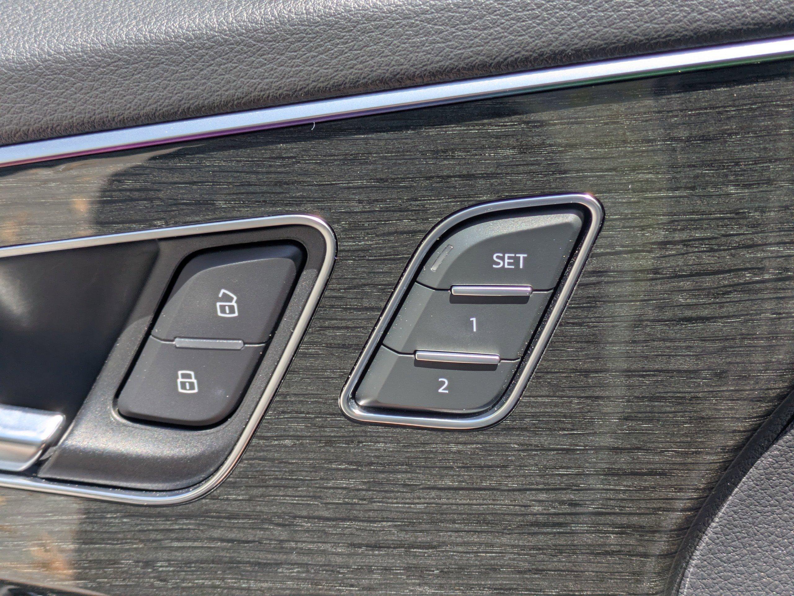 Audi Q8 Sport Utility Premium Plus With Navigation & Awd - Thumbnail 18