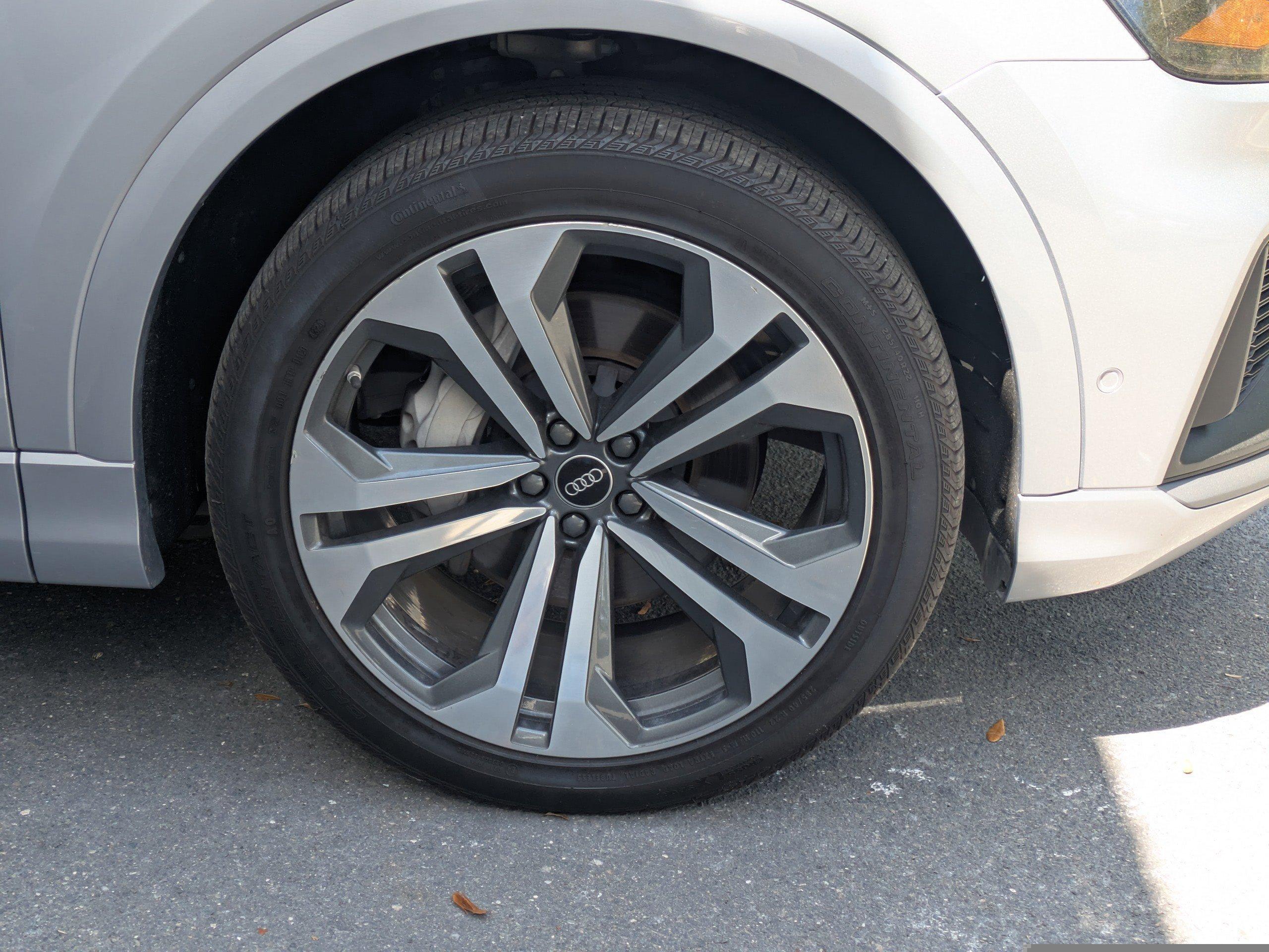 Audi Q8 Sport Utility Premium Plus With Navigation & Awd - Thumbnail 5