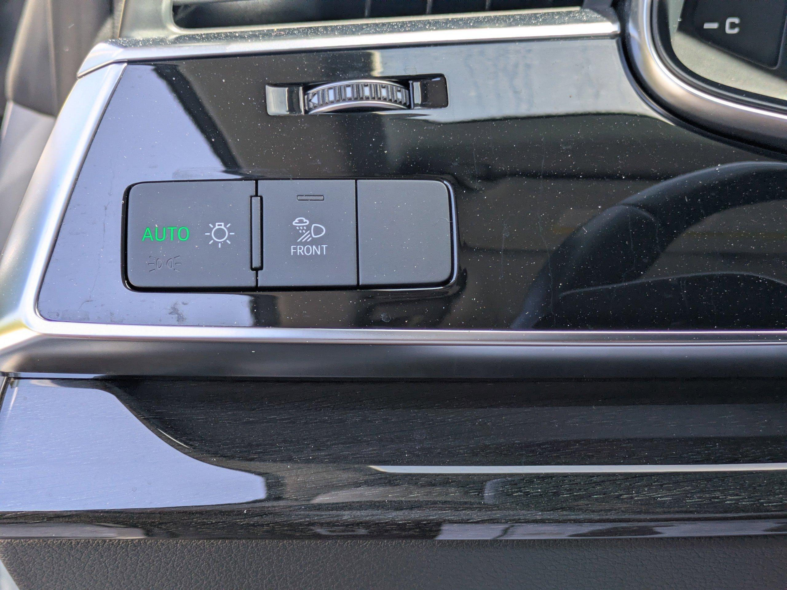 Audi Q8 Sport Utility Premium Plus With Navigation & Awd - Thumbnail 17