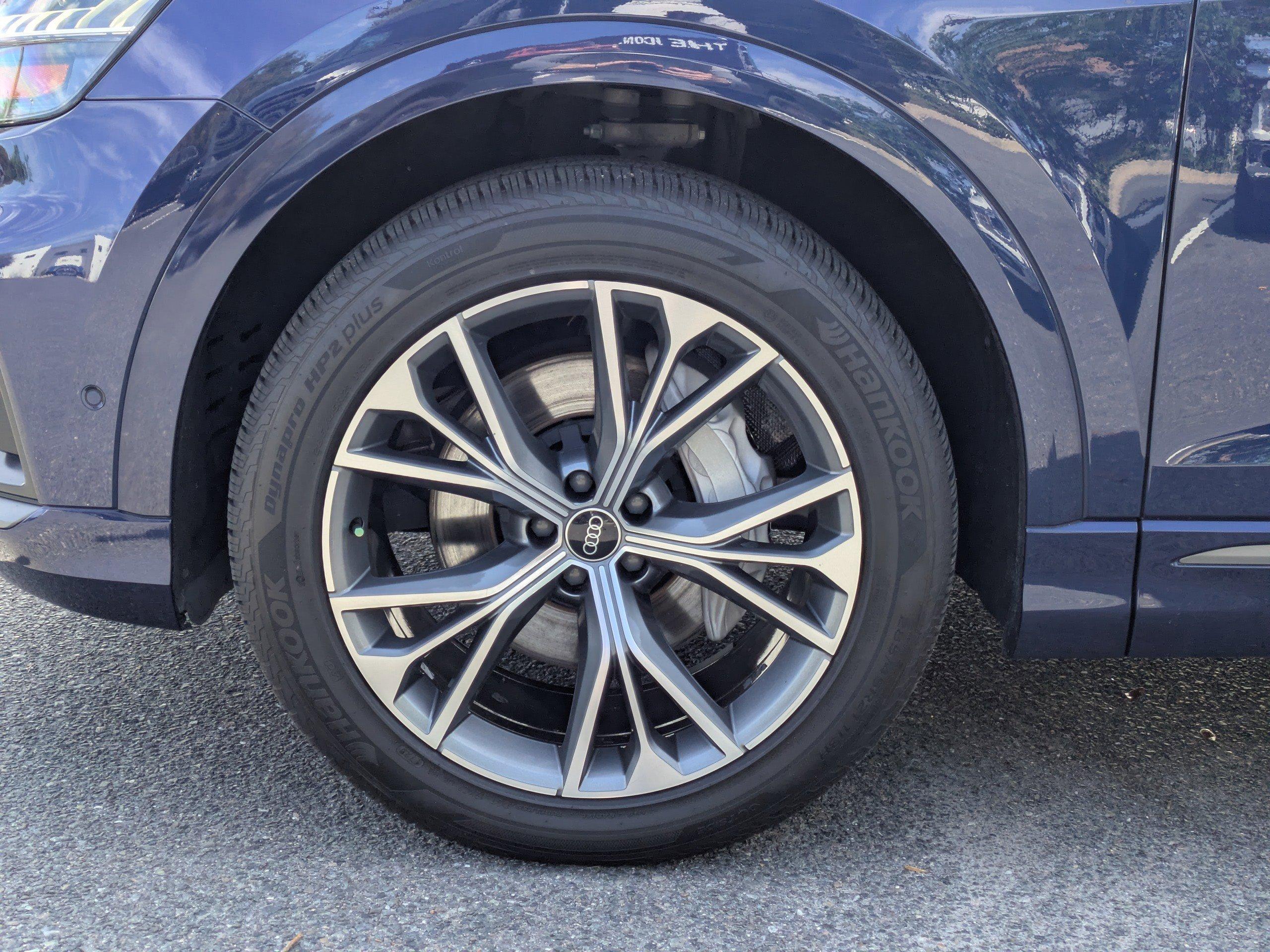 Audi Q8 Sport Utility Premium Plus With Navigation & Awd - Thumbnail 11