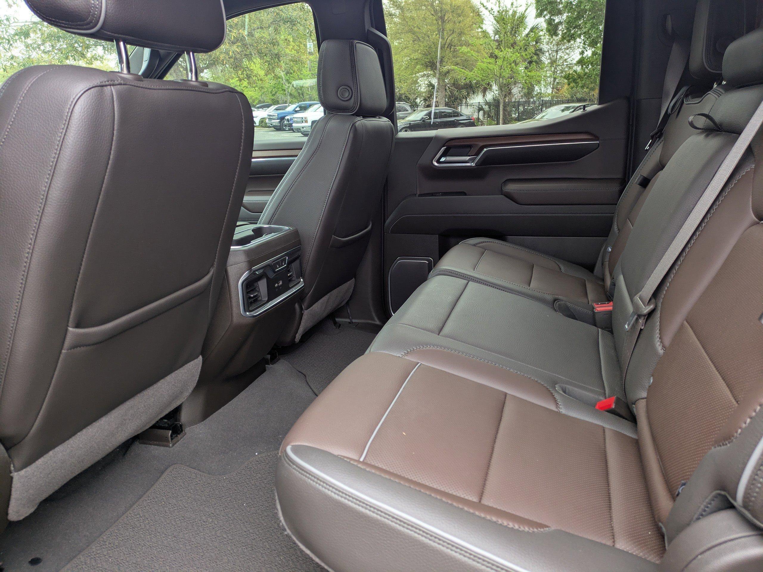 Gmc Sierra 1500 Crew Cab Pickup Denali With Navigation & 4Wd - Thumbnail 16