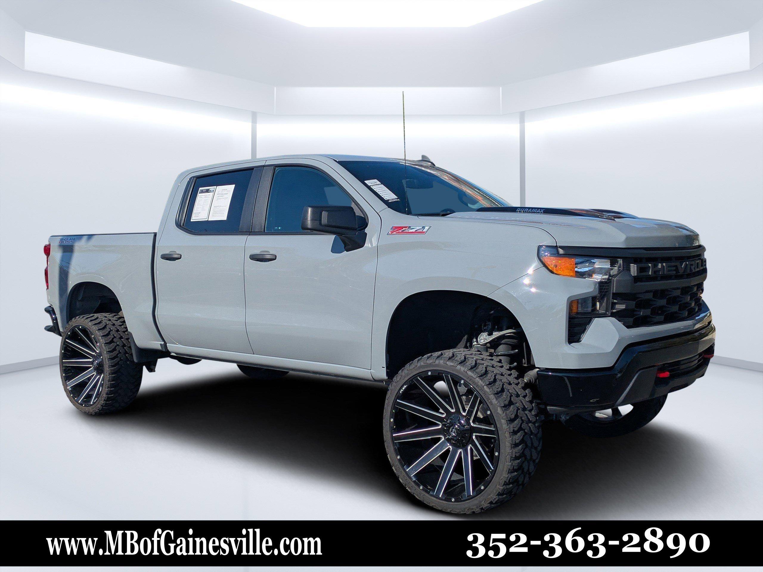 Chevrolet Silverado 1500 Crew Cab Pickup Custom Trail Boss With Navigation & 4Wd - Thumbnail 2