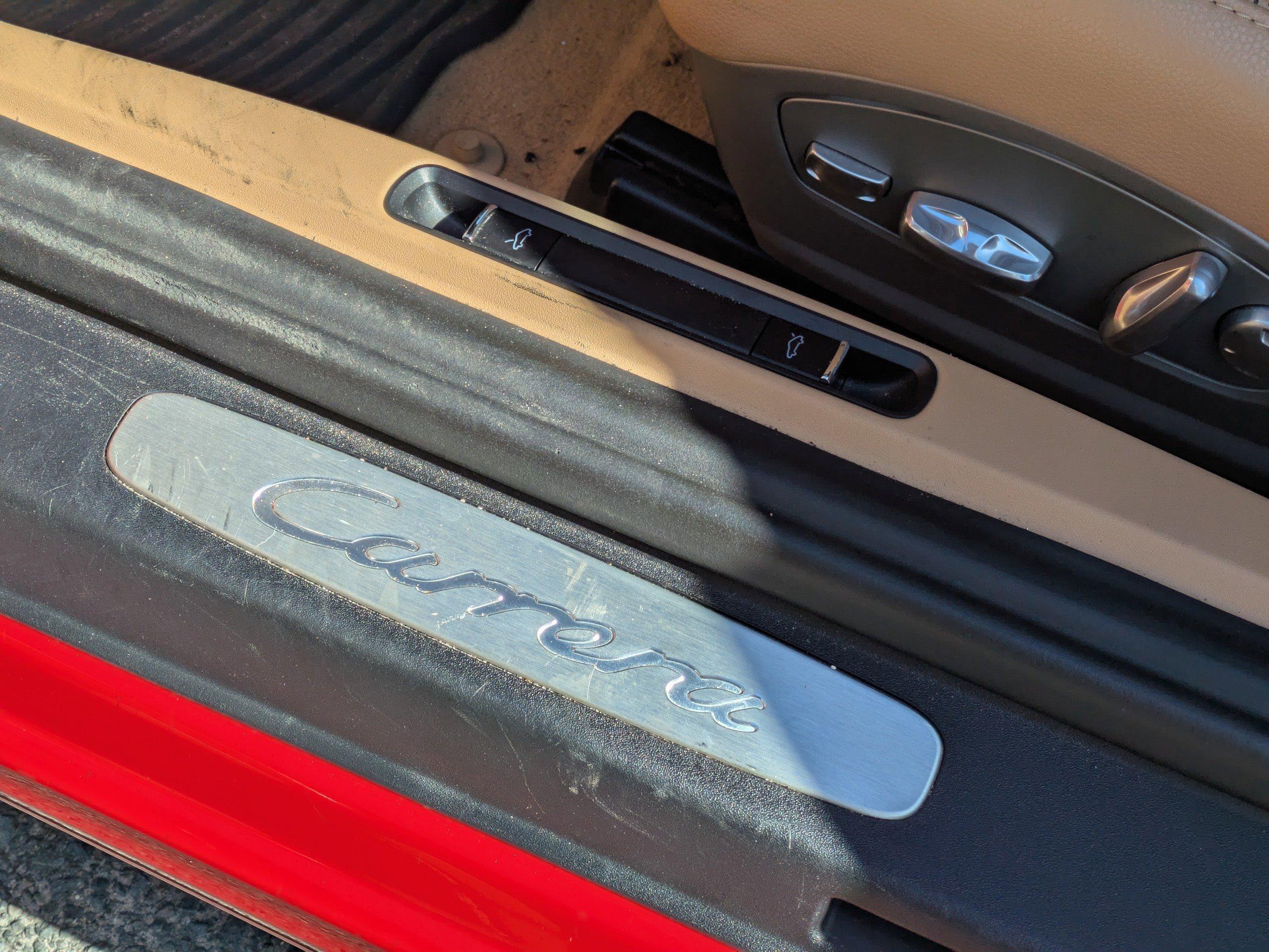 Porsche 911 Convertible Carrera With Navigation - Thumbnail 15