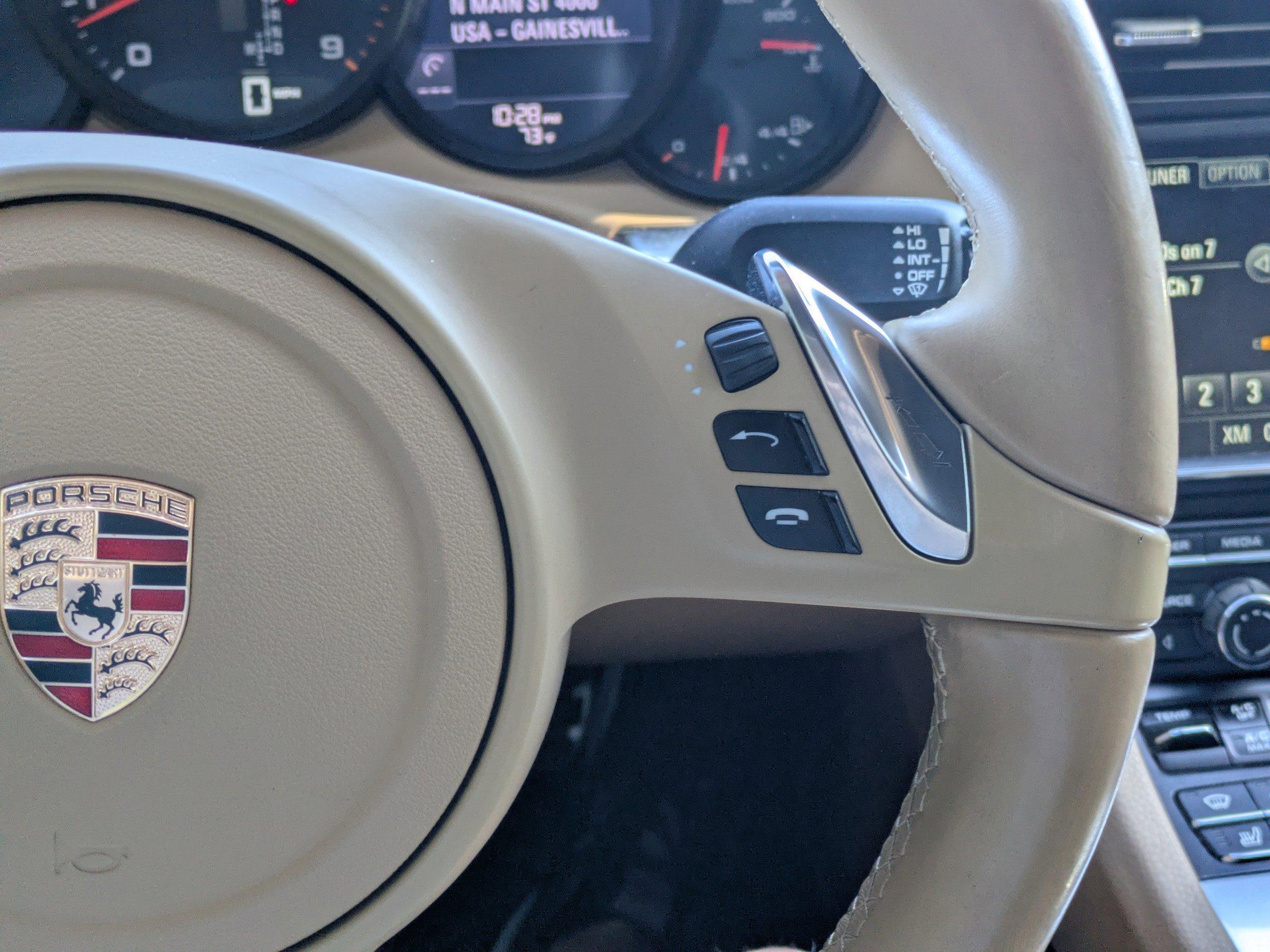 Porsche 911 Convertible Carrera With Navigation - Thumbnail 19