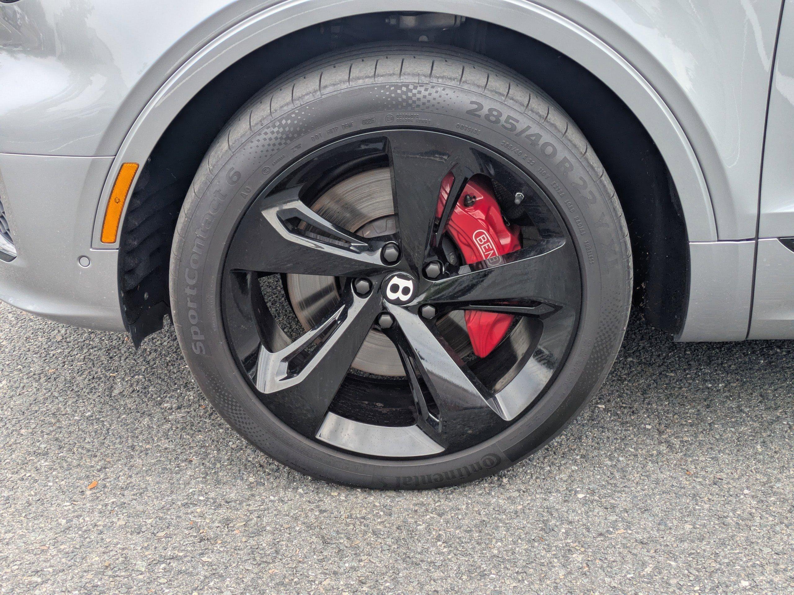 Bentley Bentayga Sport Utility V8 With Navigation & Awd - Thumbnail 11