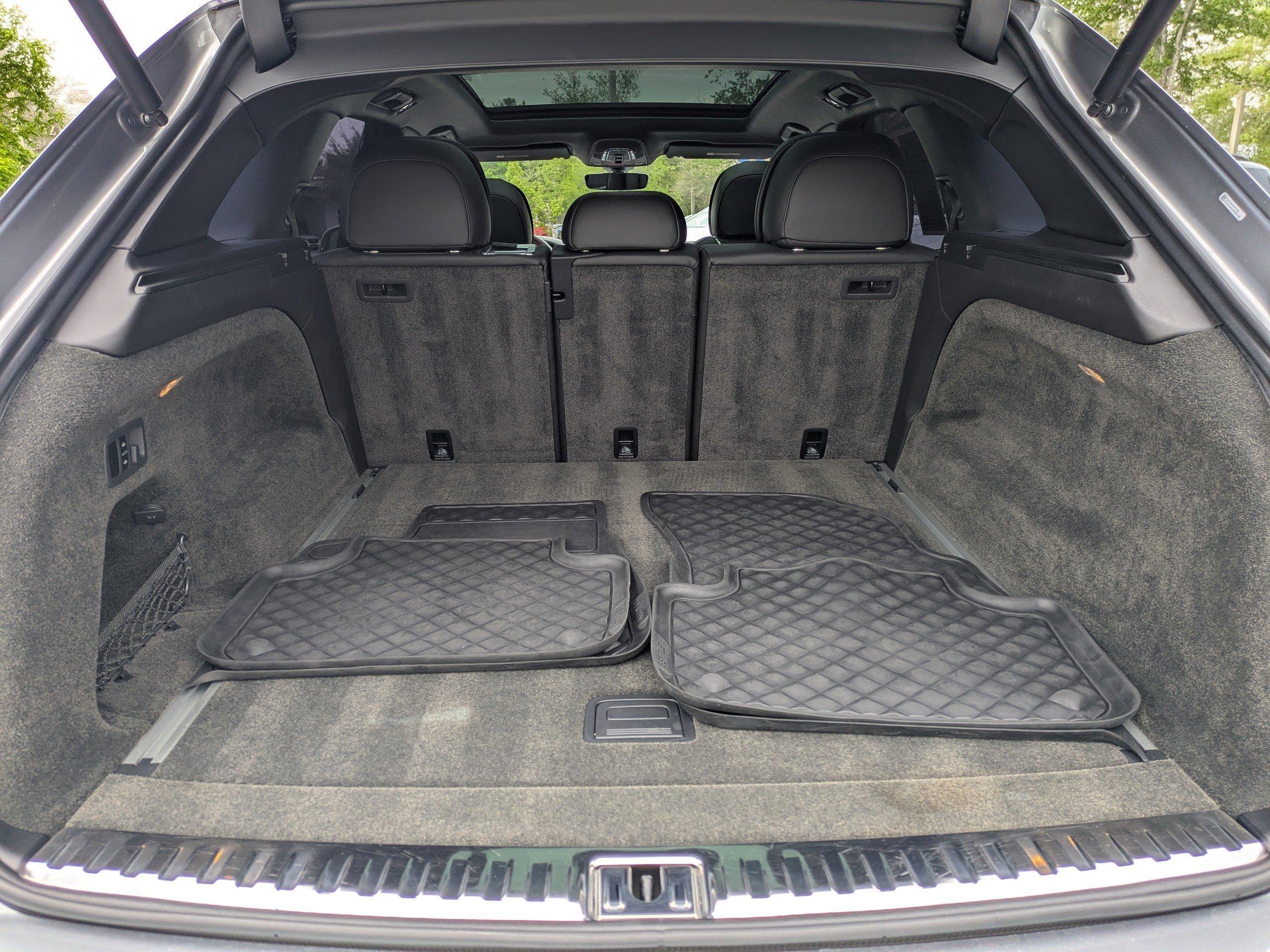 Bentley Bentayga Sport Utility V8 With Navigation & Awd - Thumbnail 13