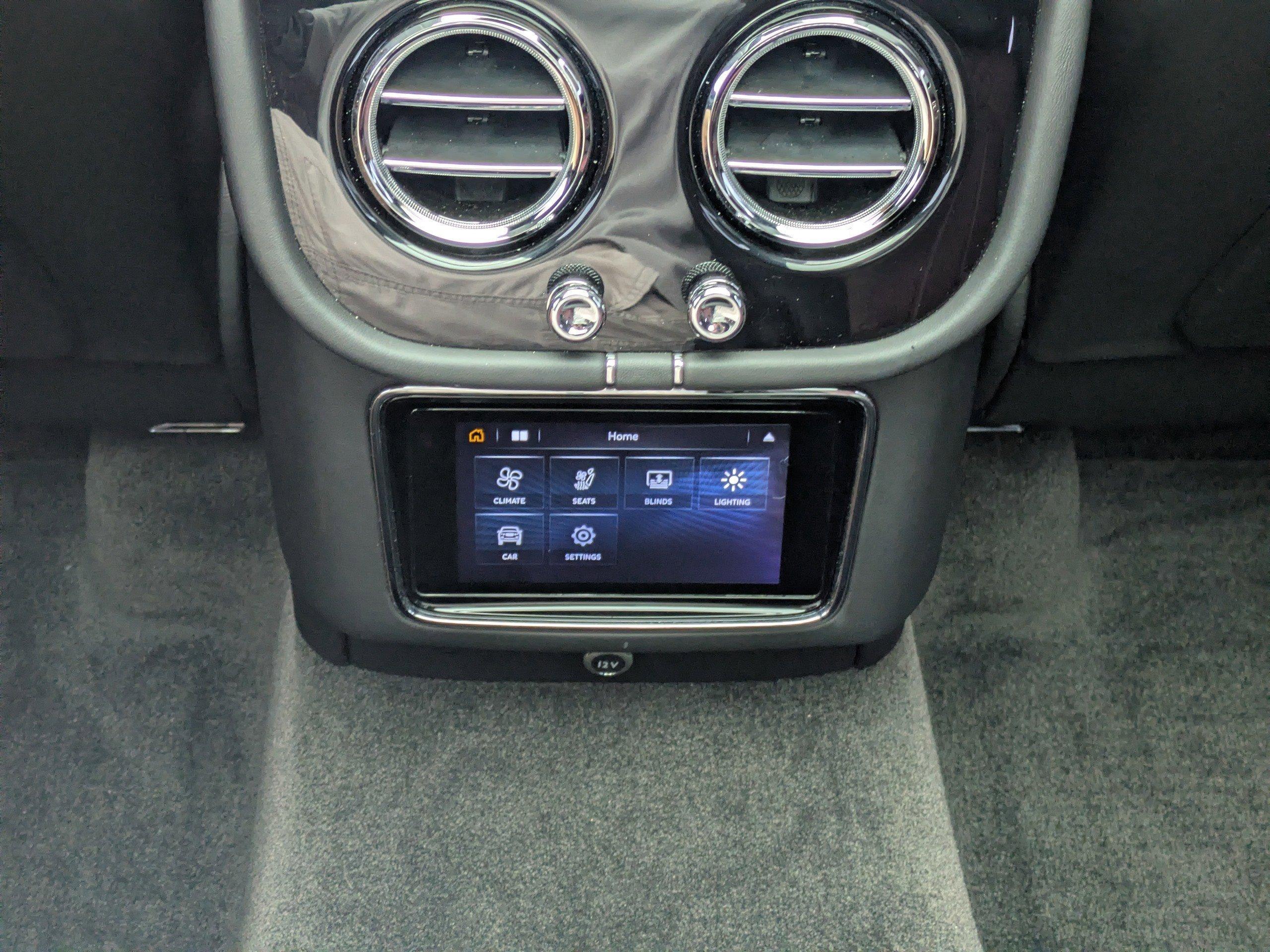 Bentley Bentayga Sport Utility V8 With Navigation & Awd - Thumbnail 17