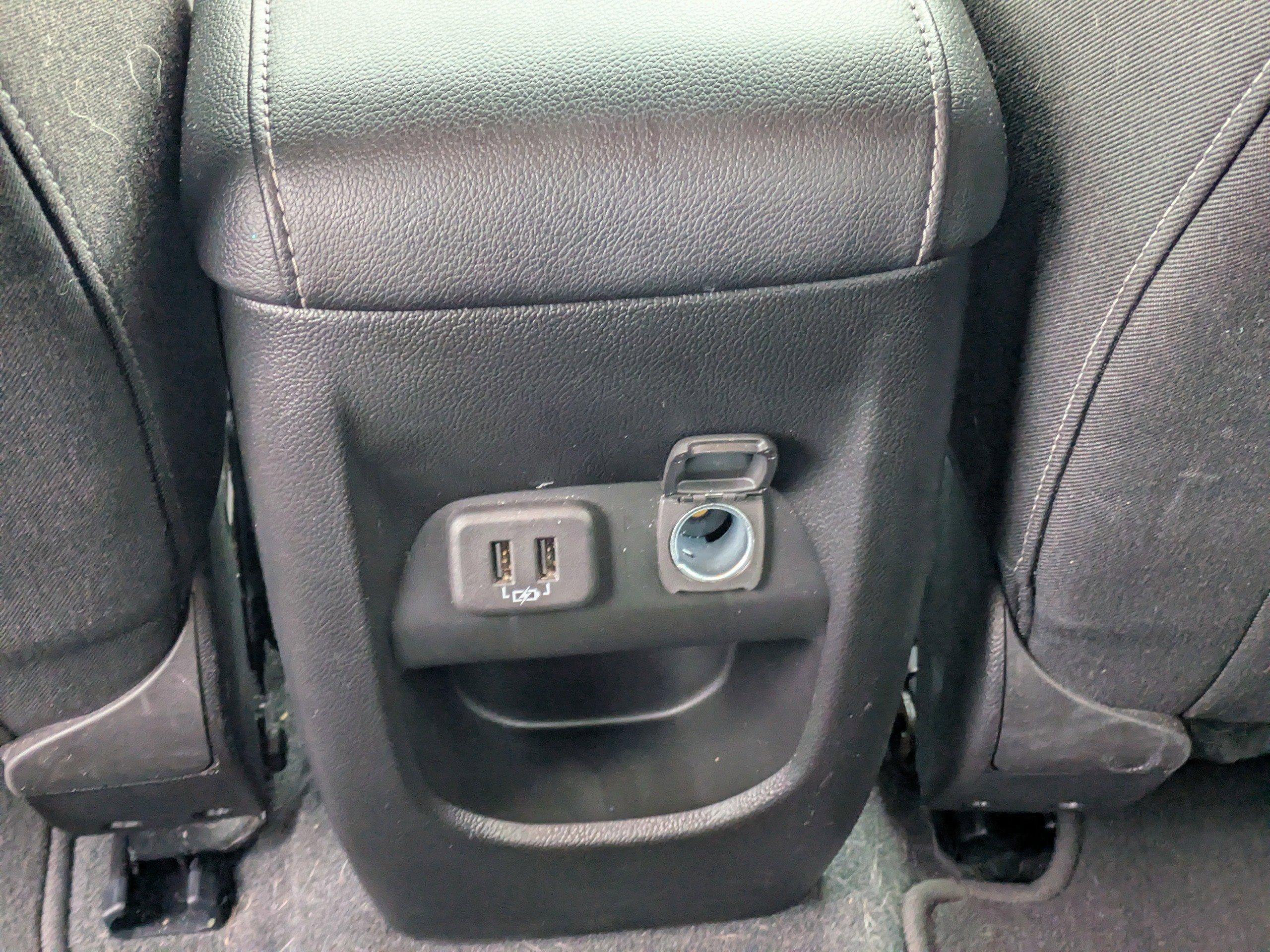 Chevrolet Colorado 2Wd Lt Rwd Crew Cab Pickup - Thumbnail 16