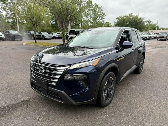 Nissan Rogue FWD SV - View 1