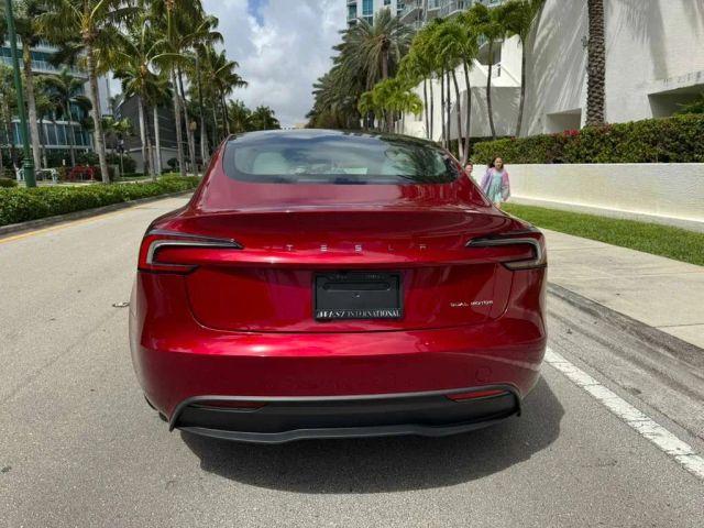 TESLA MODEL 3 - Thumbnail 5