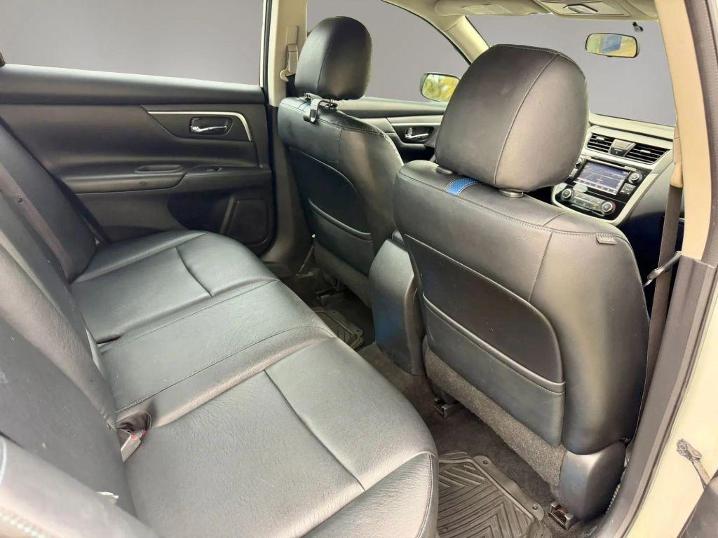Nissan Altima - Thumbnail 14