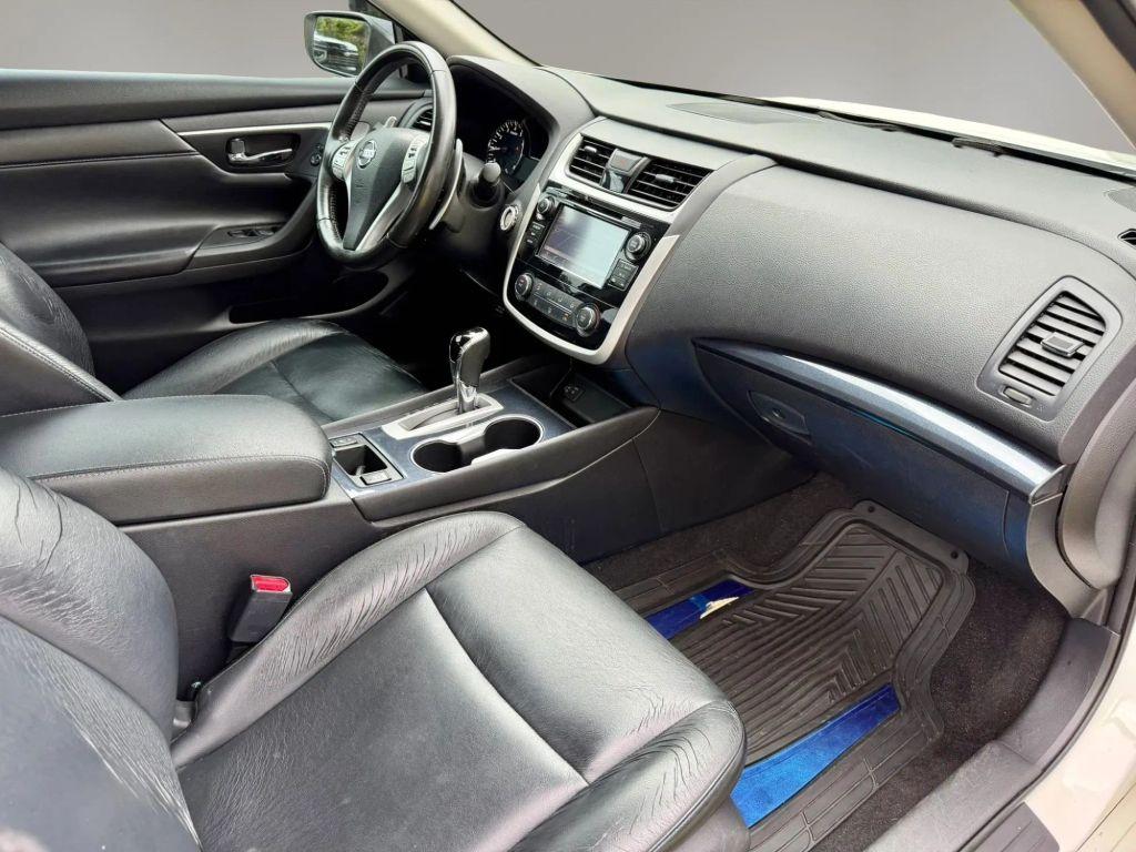 Nissan Altima - Thumbnail 15