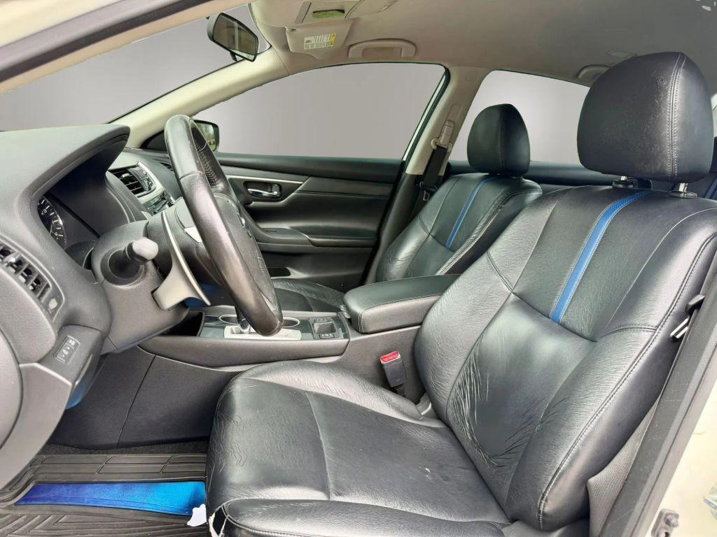 Nissan Altima - Thumbnail 12