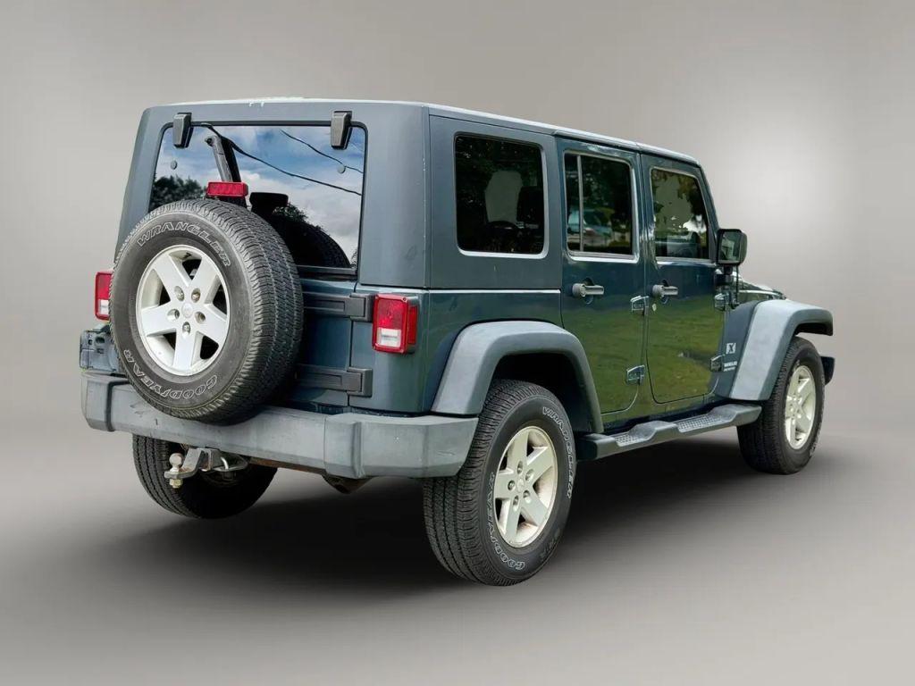Jeep Wrangler - Thumbnail 7