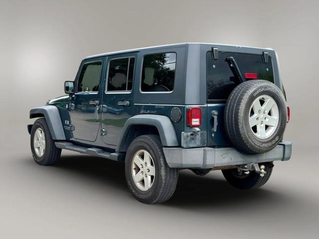 Jeep Wrangler - Thumbnail 9
