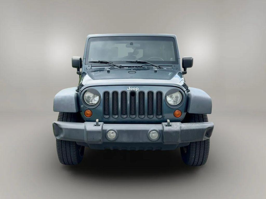 Jeep Wrangler - Thumbnail 4