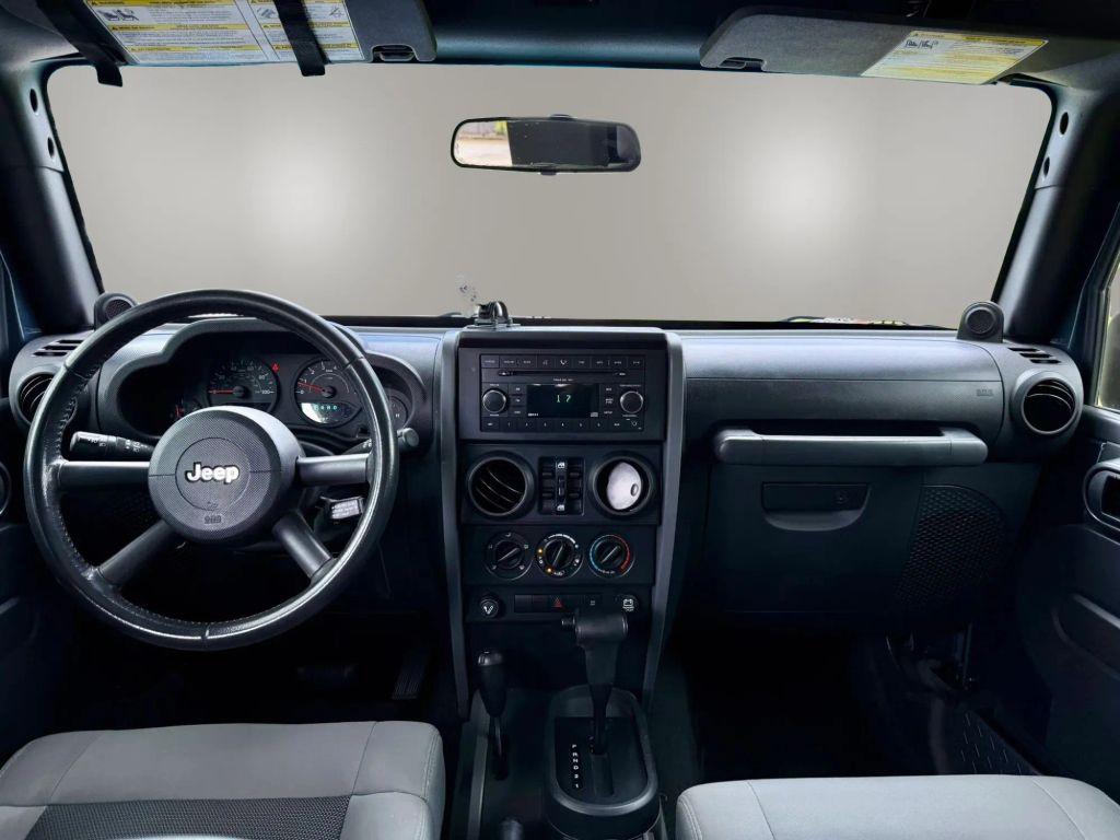 Jeep Wrangler - Thumbnail 17