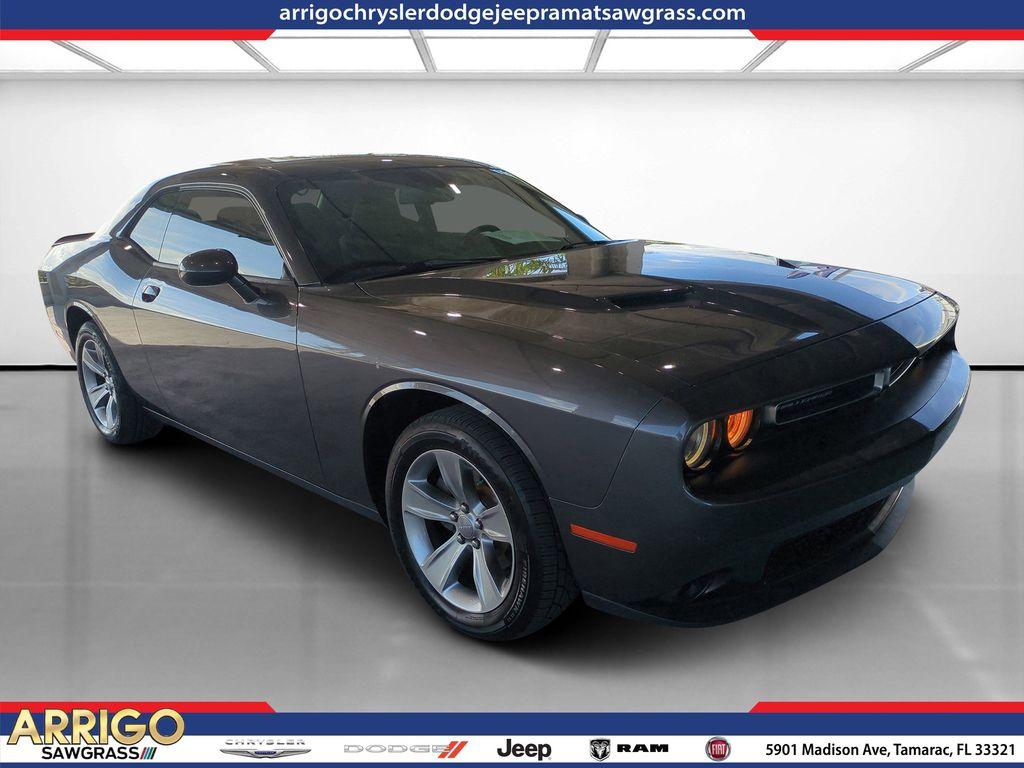 Dodge Challenger - View 1