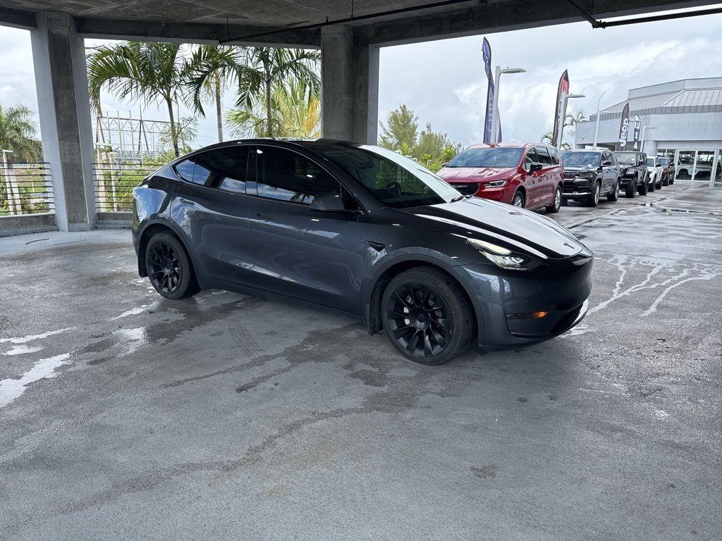 Tesla Model Y - View 1