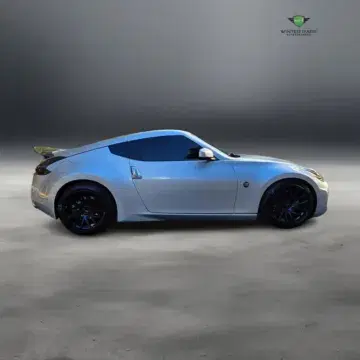 Nissan 370Z Coupe 2D - Thumbnail 6