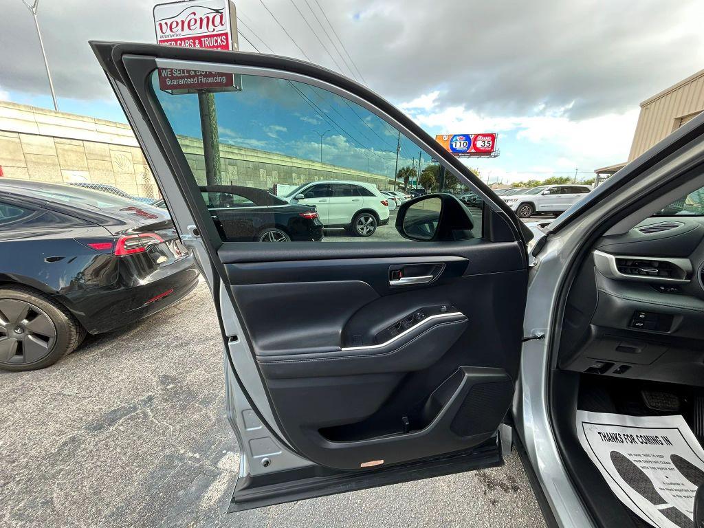 Toyota Highlander Hybrid - Thumbnail 11