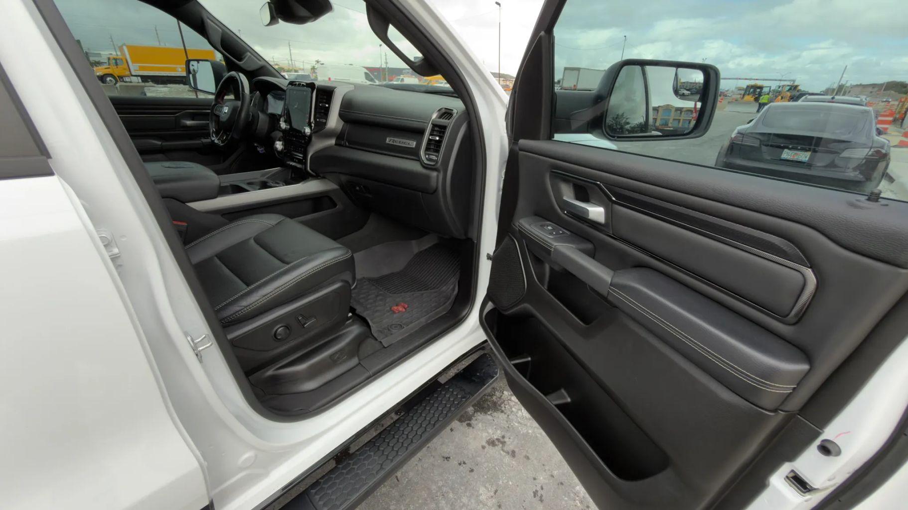 Ram 1500 Crew Cab - Thumbnail 15