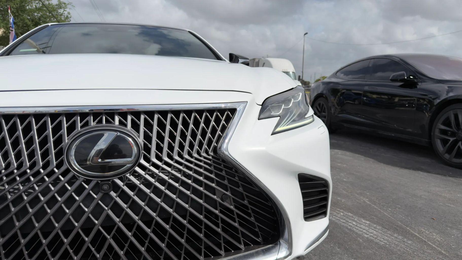 Lexus Ls - Thumbnail 11