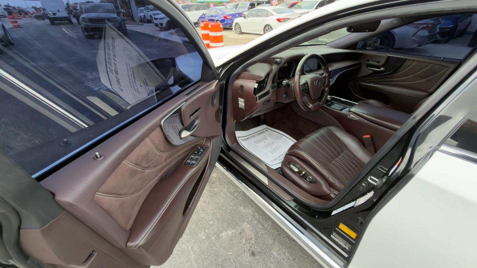 Lexus Ls - Thumbnail 2