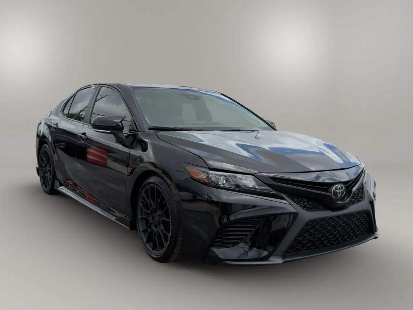 Toyota Camry - Thumbnail 10