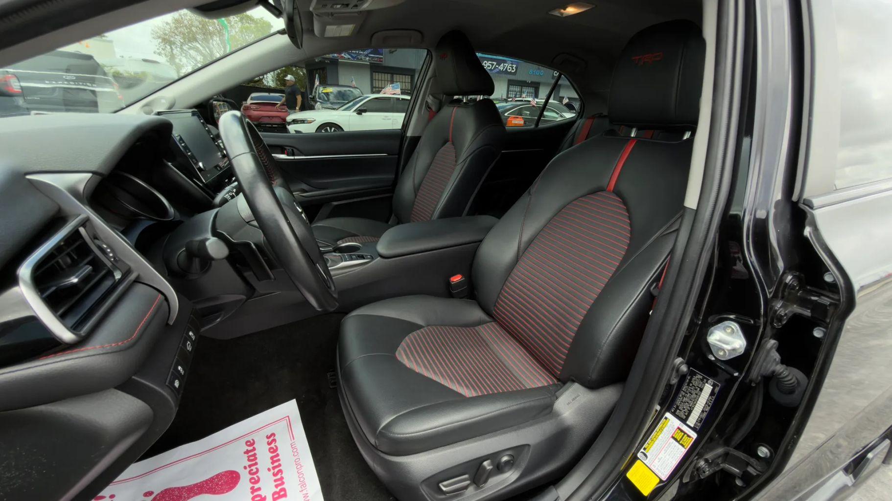 Toyota Camry - Thumbnail 4